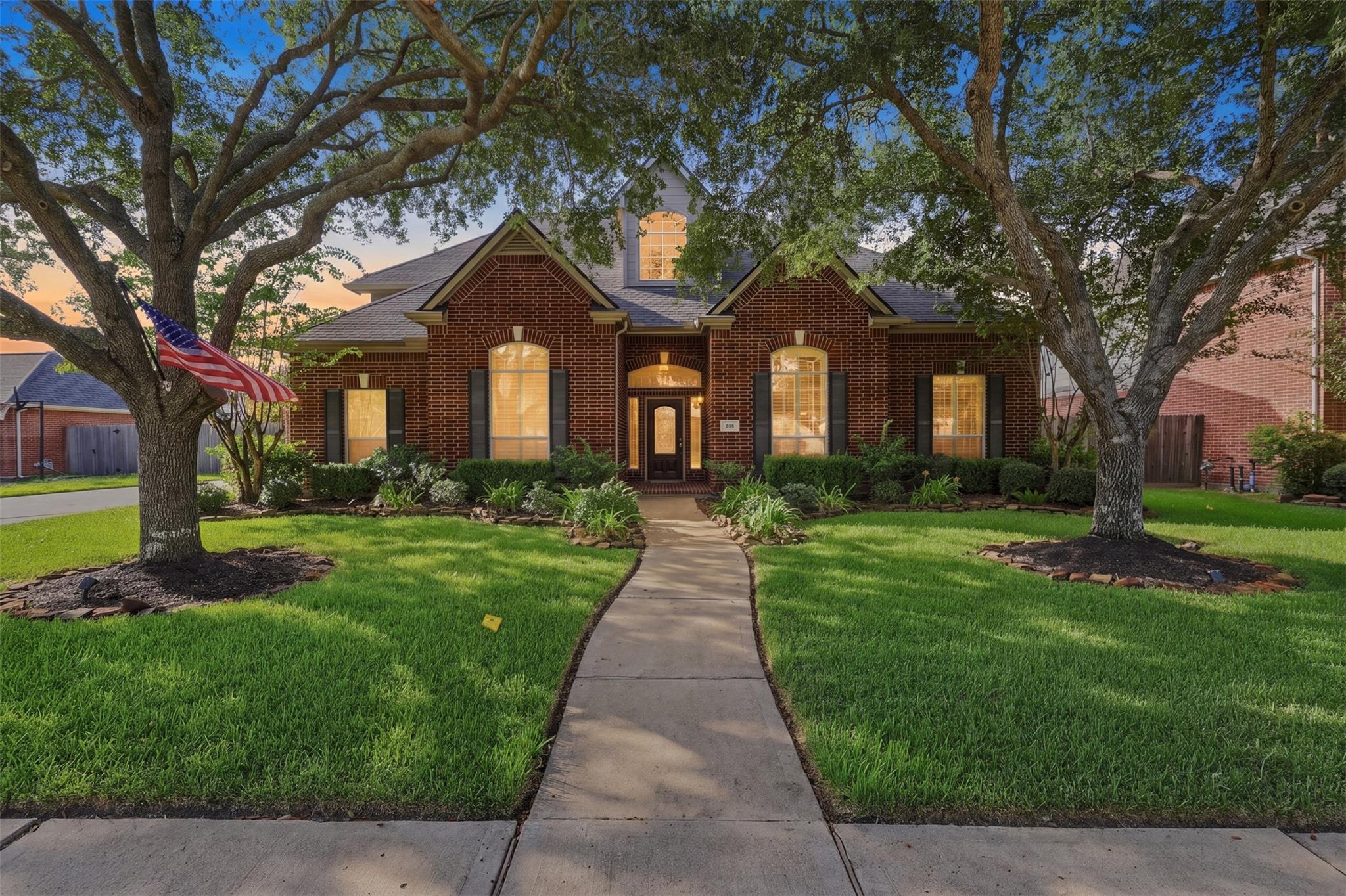 316 Falcon Lake Drive — photo