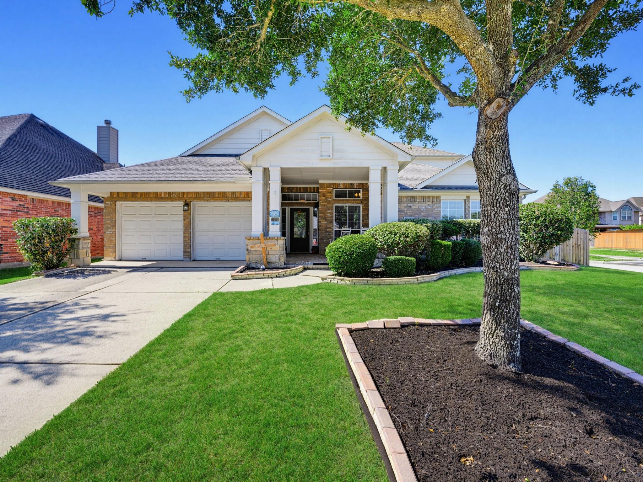 2521 Twisting Pine Court — photo