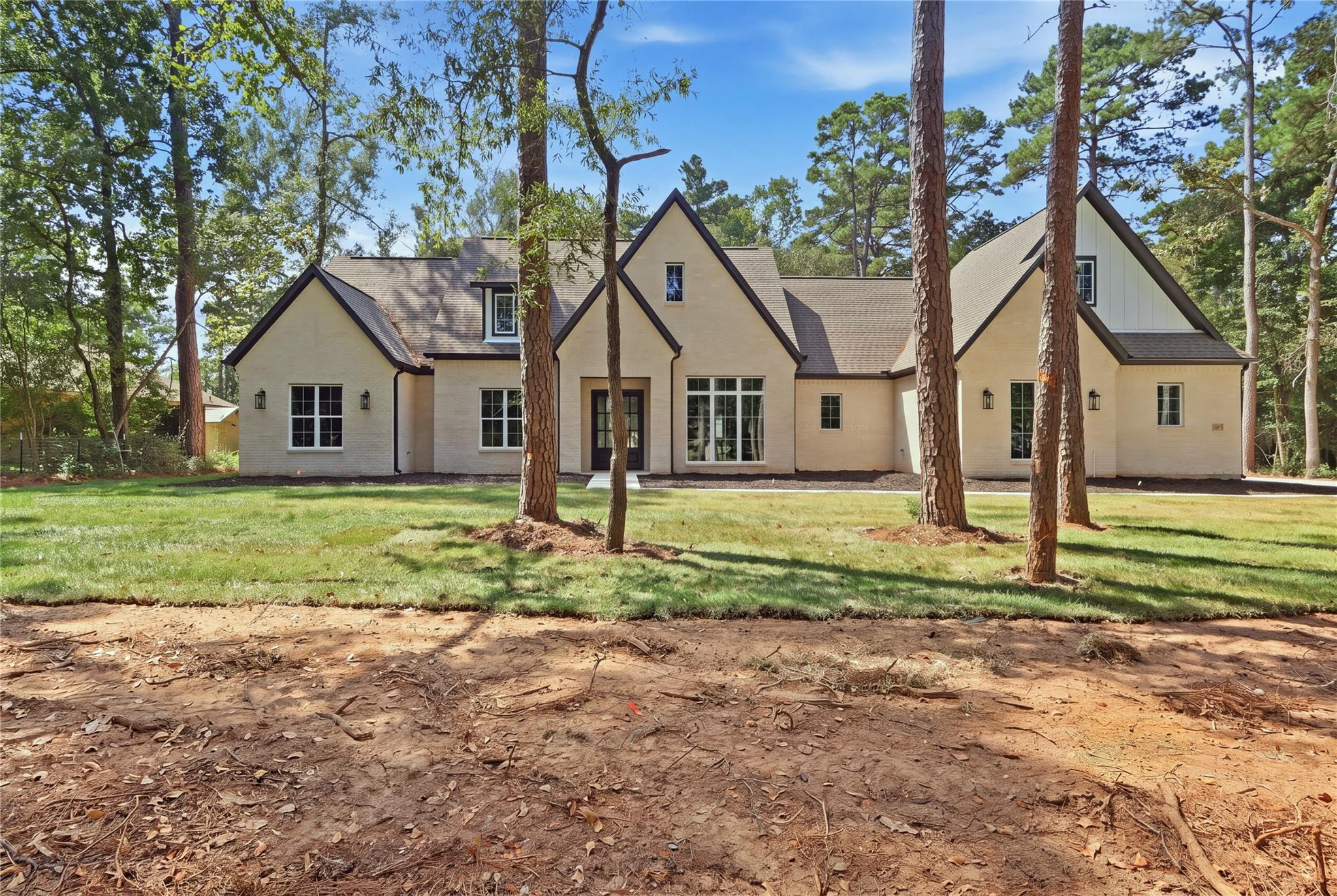 207 Creekside — photo