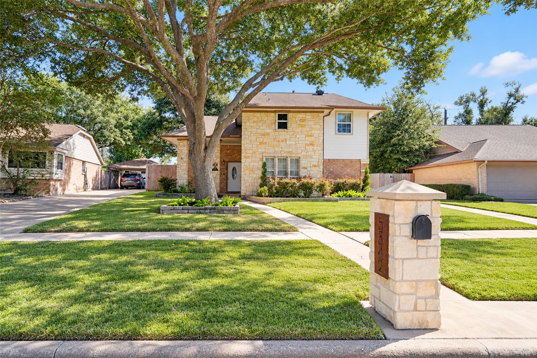 5342 Pine Cliff Drive — photo