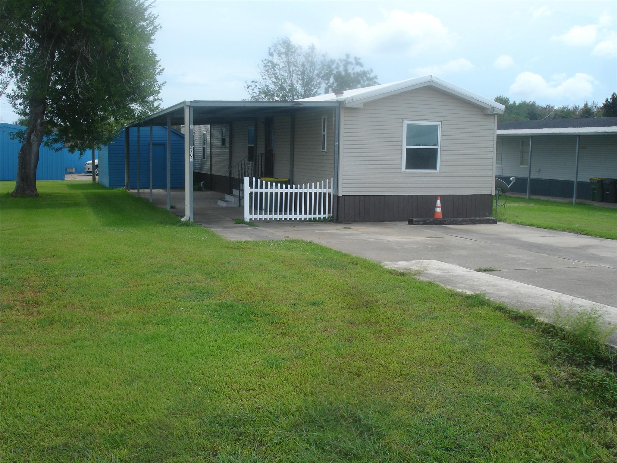 4205 Wells Drive — photo