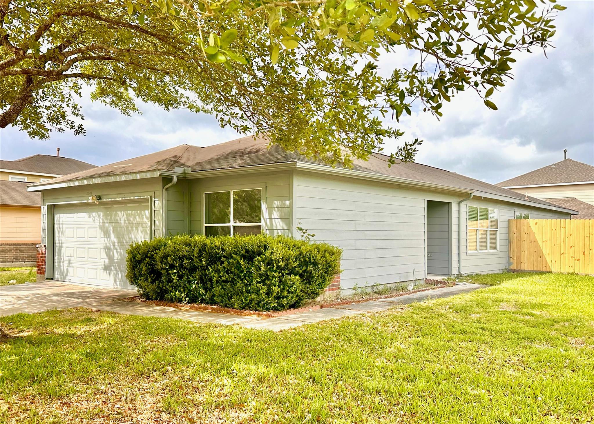 8202 Radial Court — photo