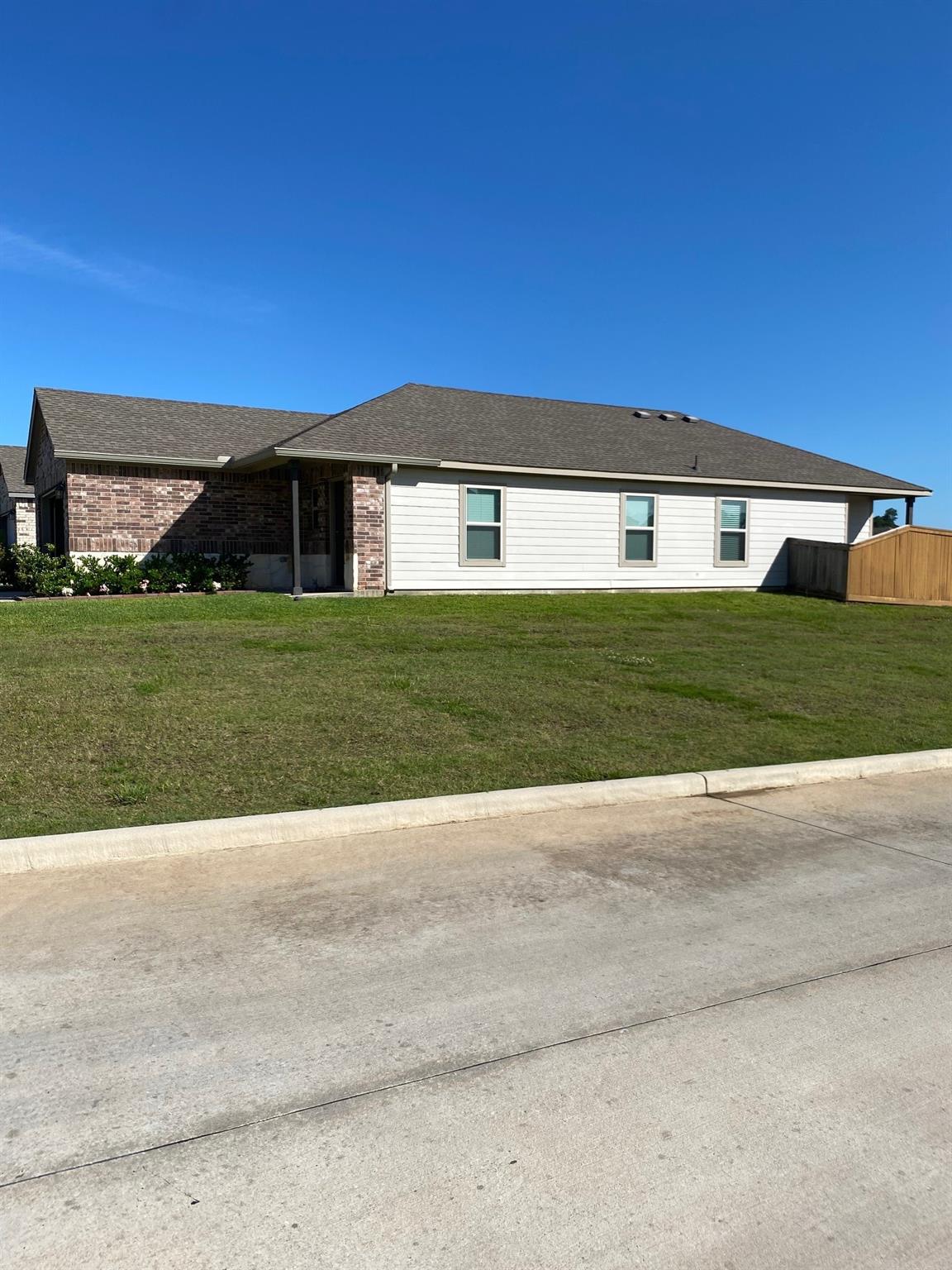 14906 Dane Court — photo