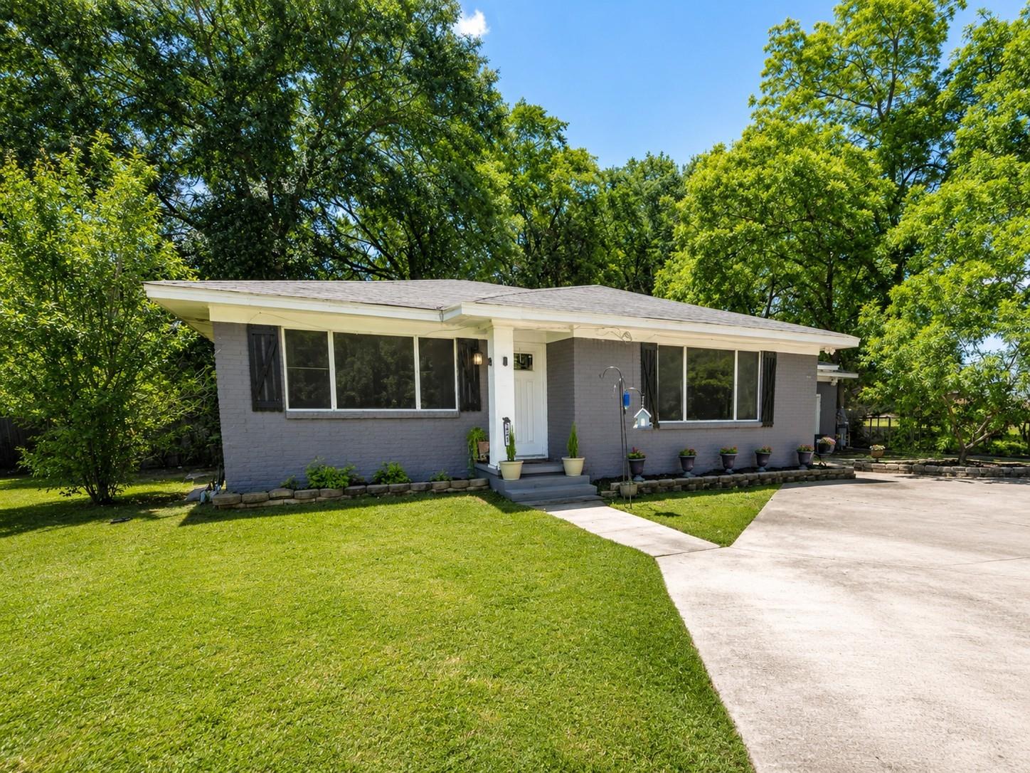 749 S Cass, Centerville, TX 75833 — photo 2