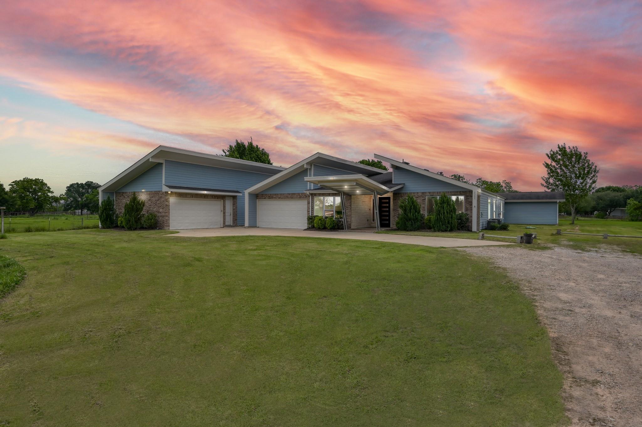 6309 N Mallard Drive — photo