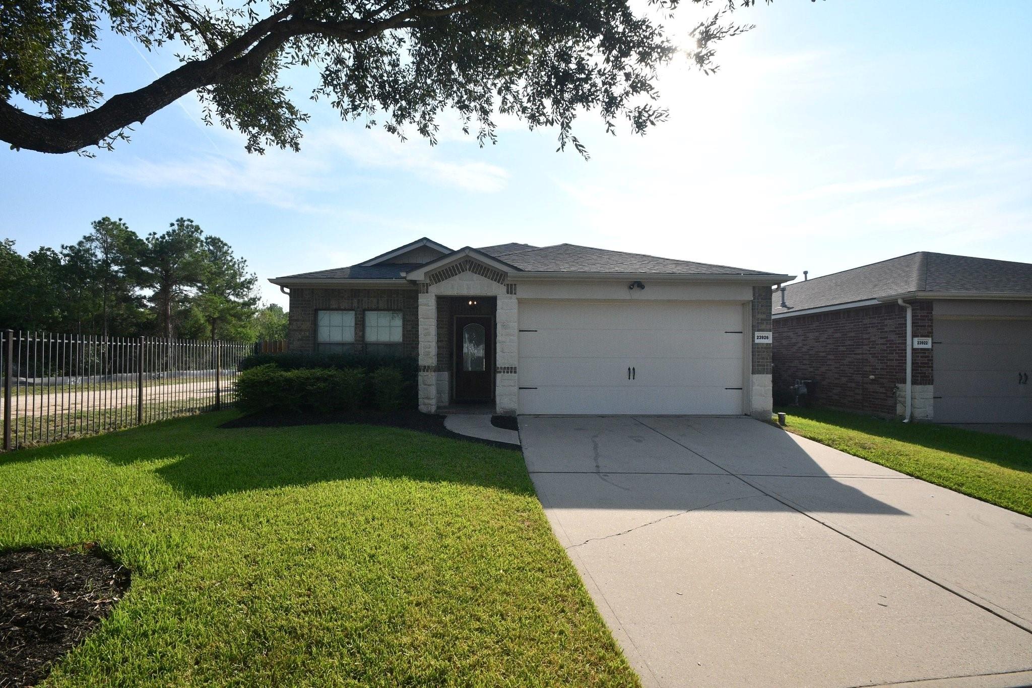 23926 N Newport Bend Circle — photo