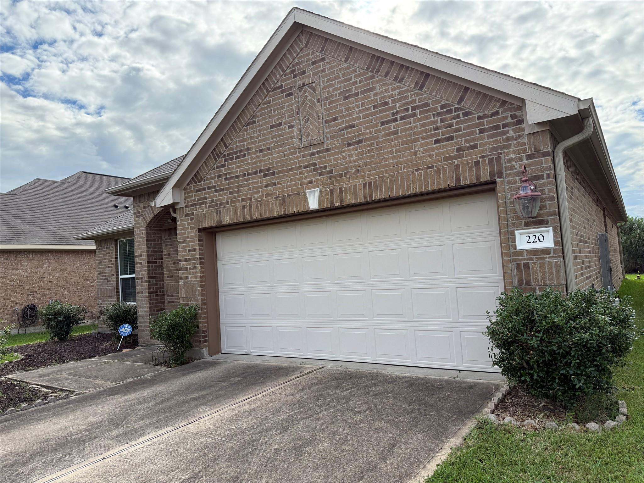220 Brookwood Park Lane — photo