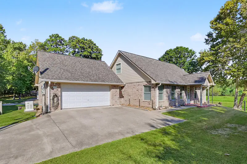 15 Lakeside — photo