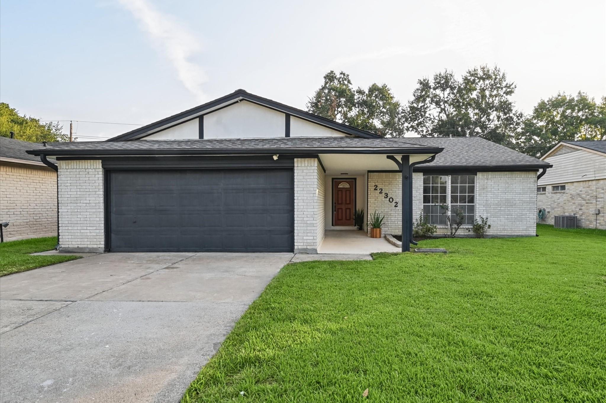 22302 Red River Drive — photo
