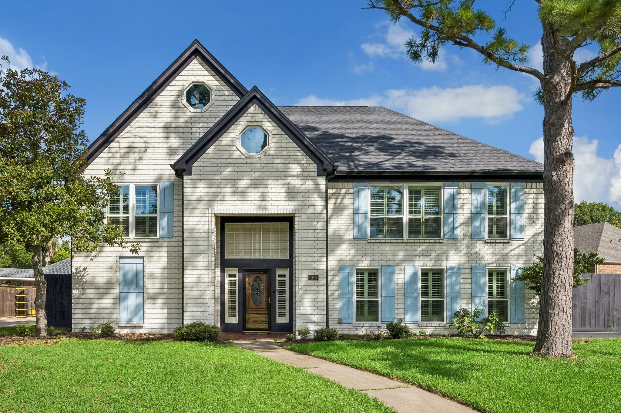 2121 Kildare Drive — photo