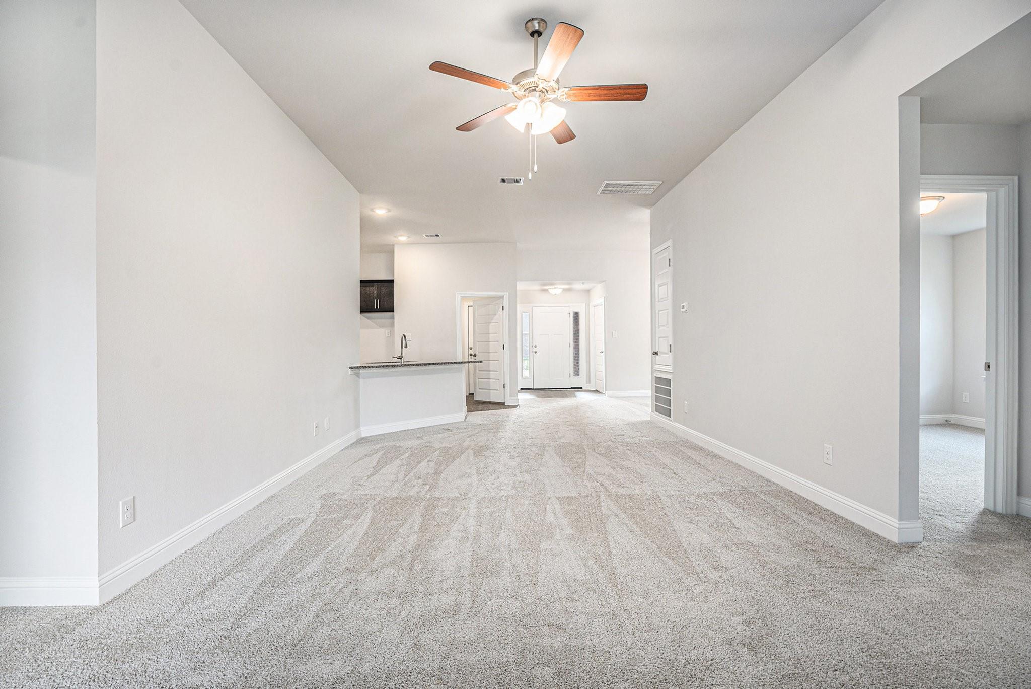 424 Bryan Way, Angleton, TX 77515 — photo 2