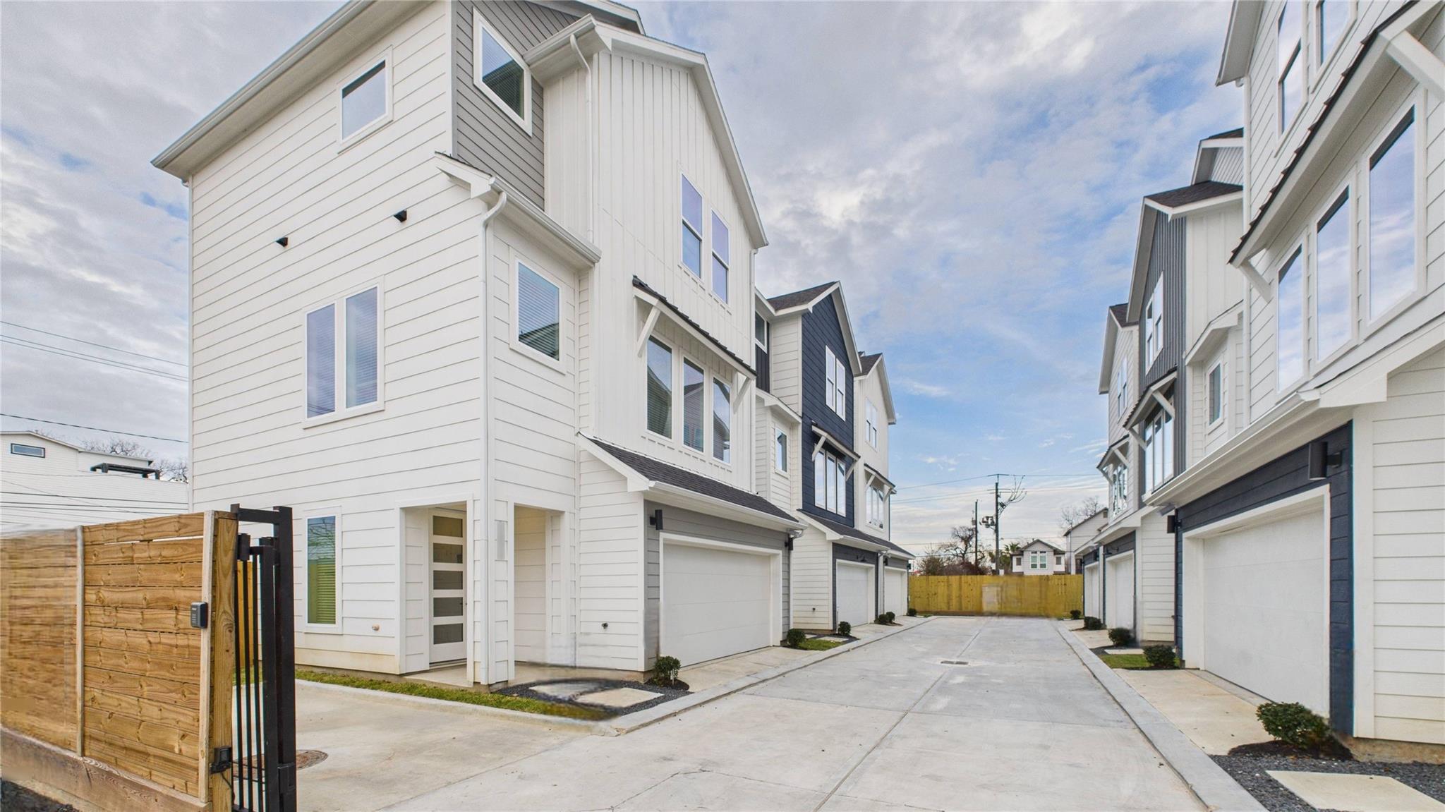 2426 Freeman Street — photo