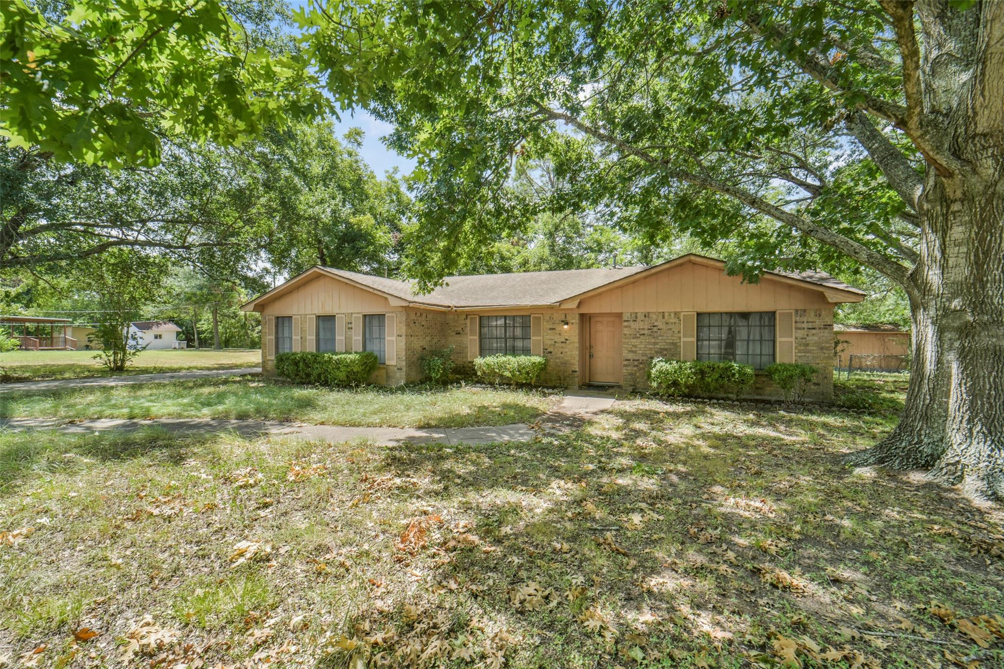 321 Johnson Street, Brenham, TX 77833 — photo 3