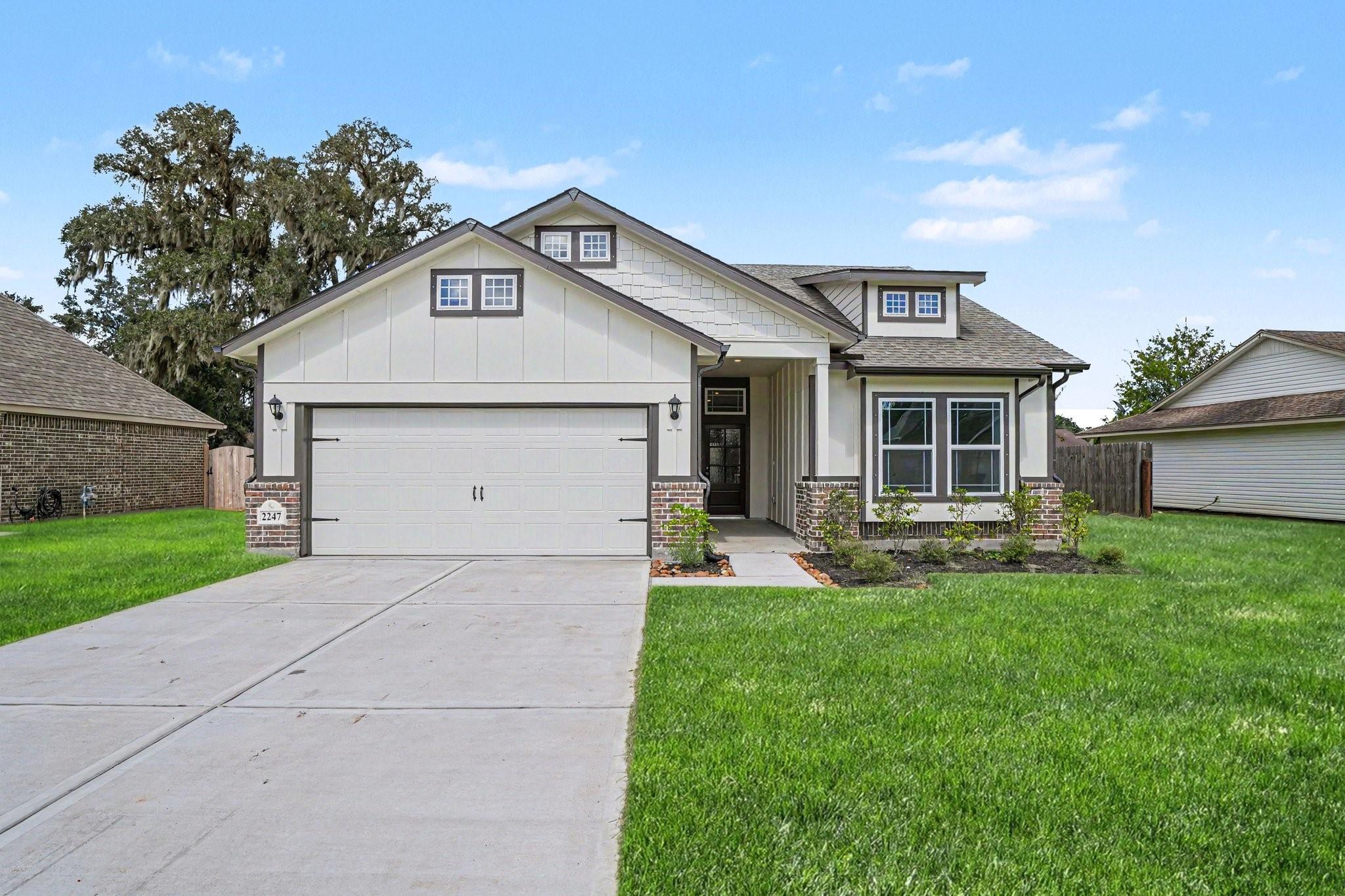 2247 Riveroaks Drive — photo