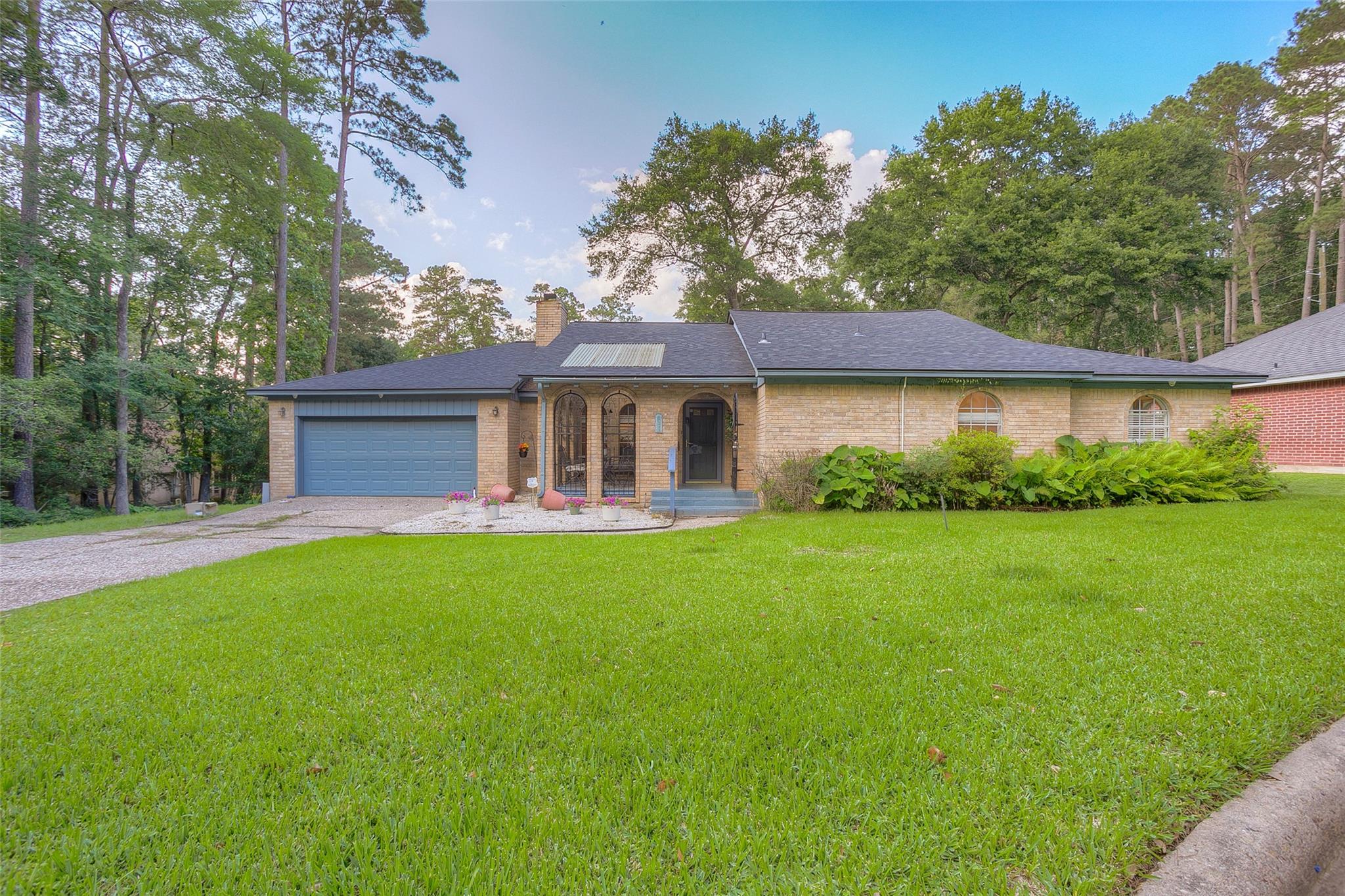 404 River Oaks Drive — photo