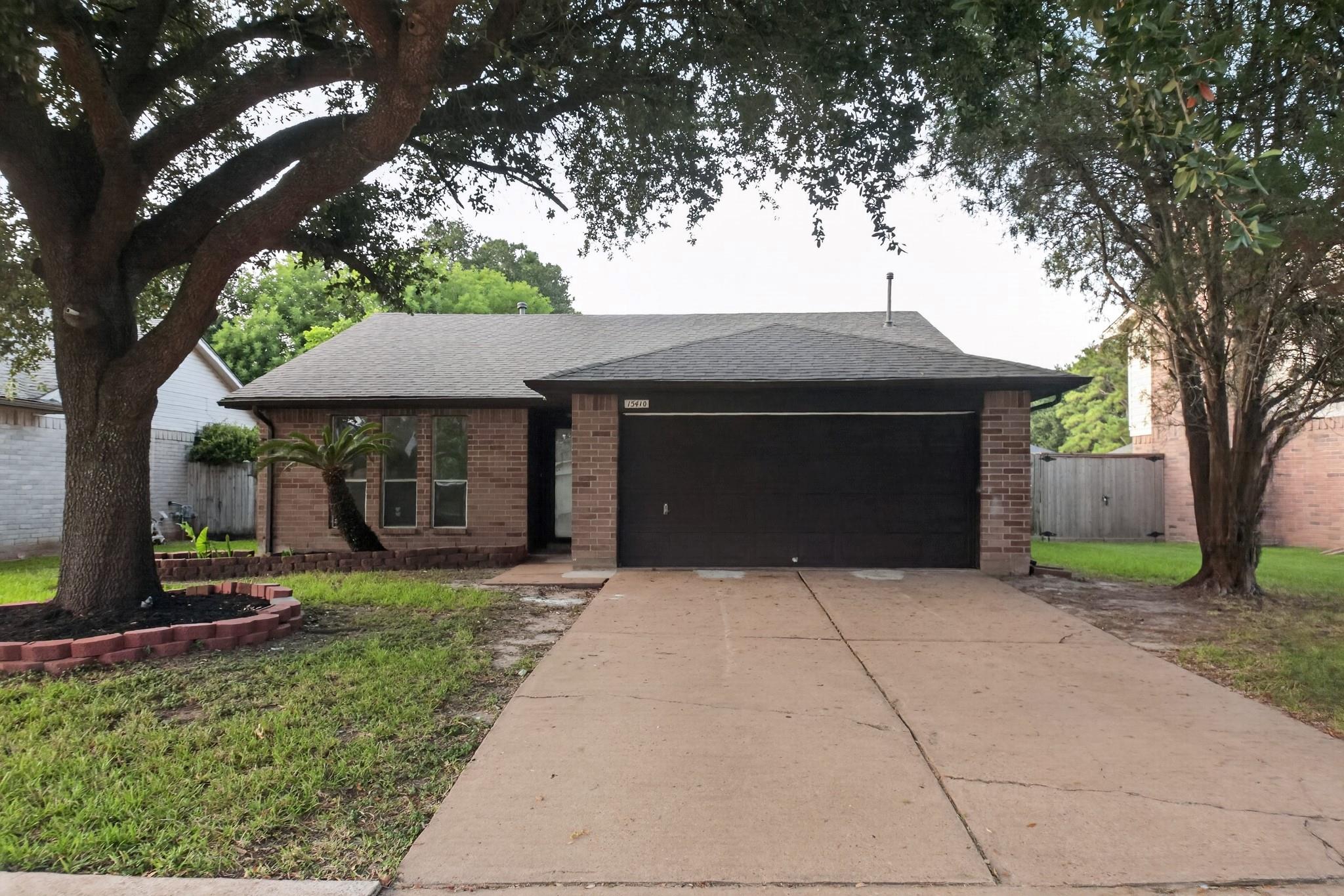 15410 Wildwood Lake Drive — photo