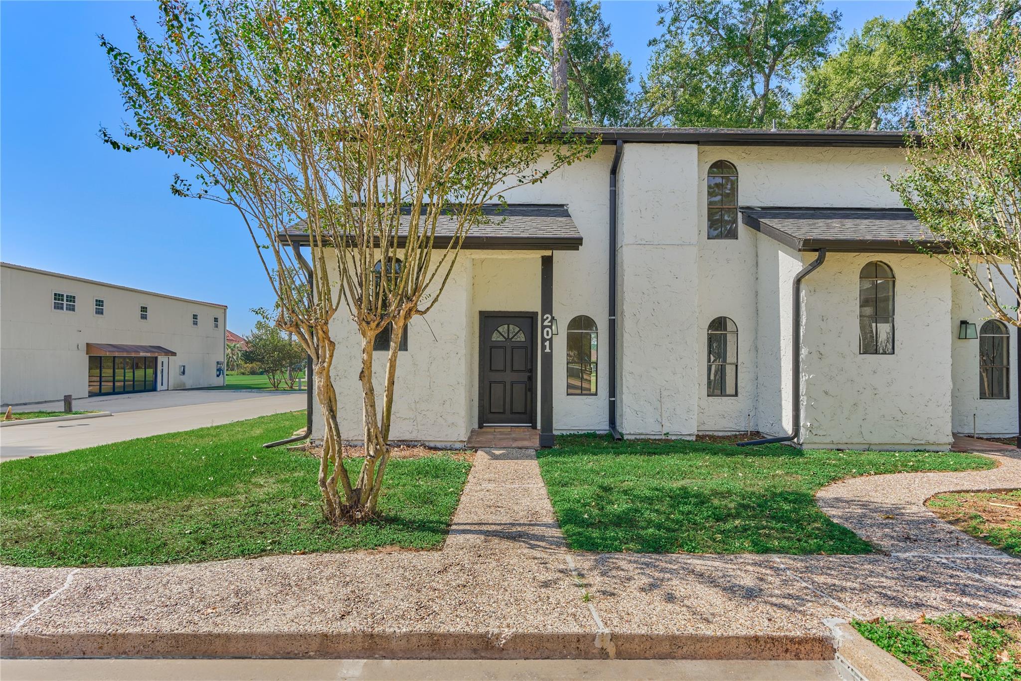 100 La Costa Drive — photo