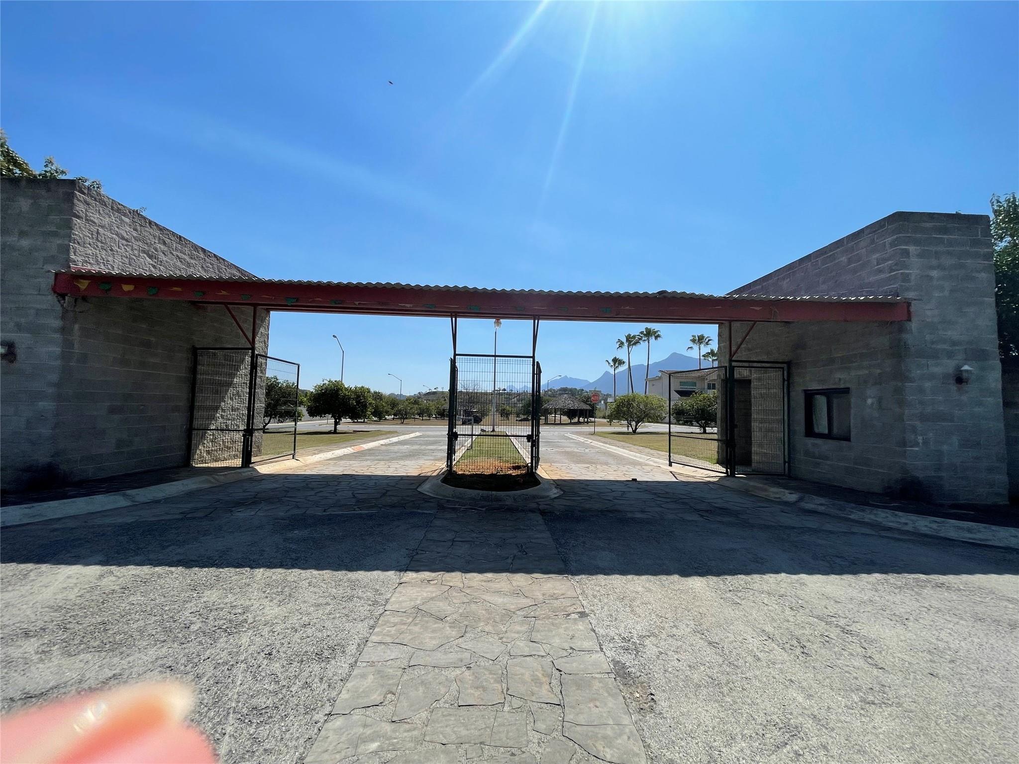 Los Portales Esquina Con El Valle Corner — photo