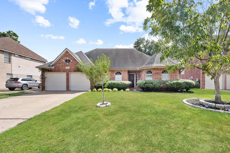 11919 Lakewood Hills Drive — photo