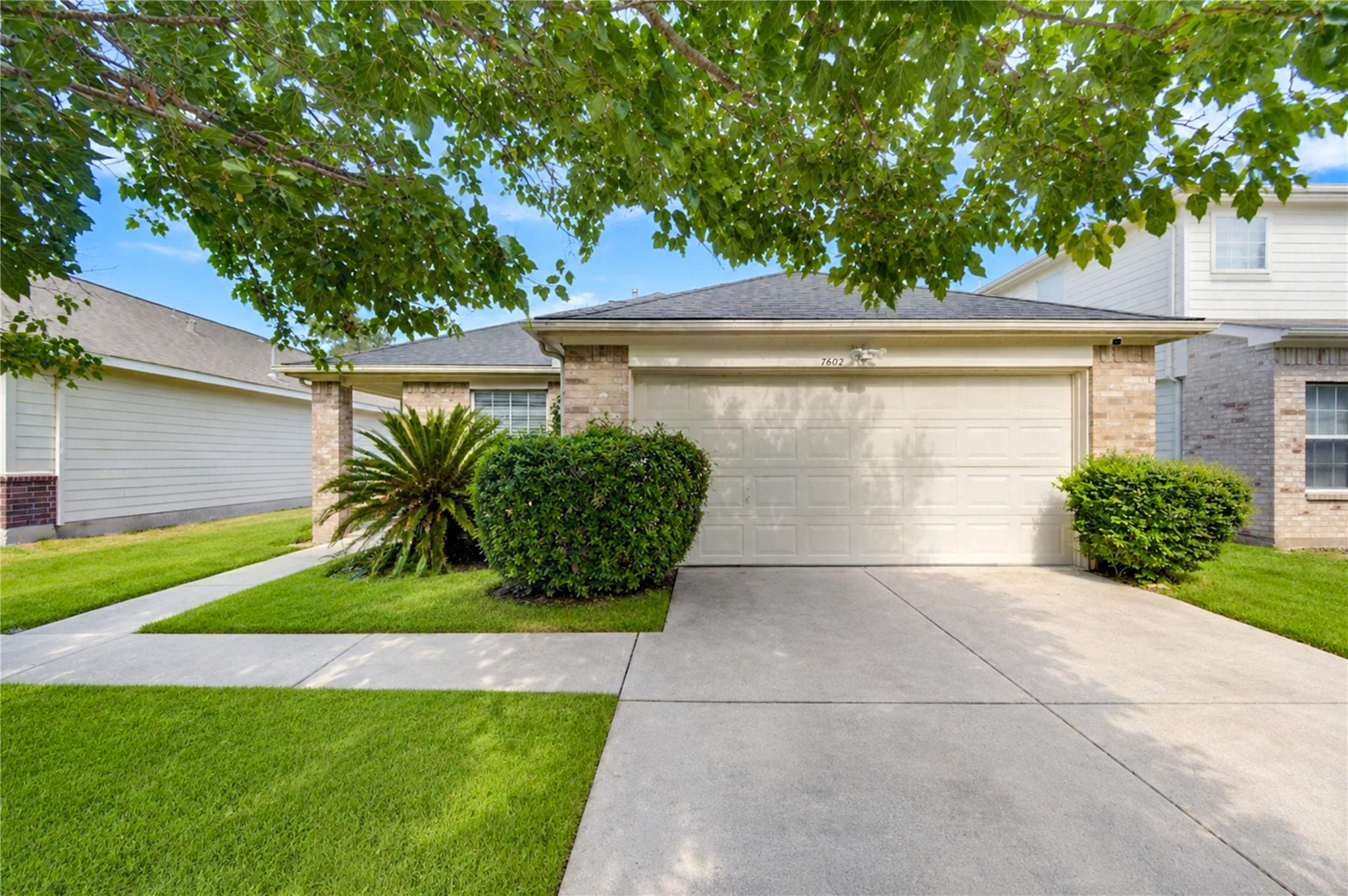 7602 Drifting Willow Court — photo