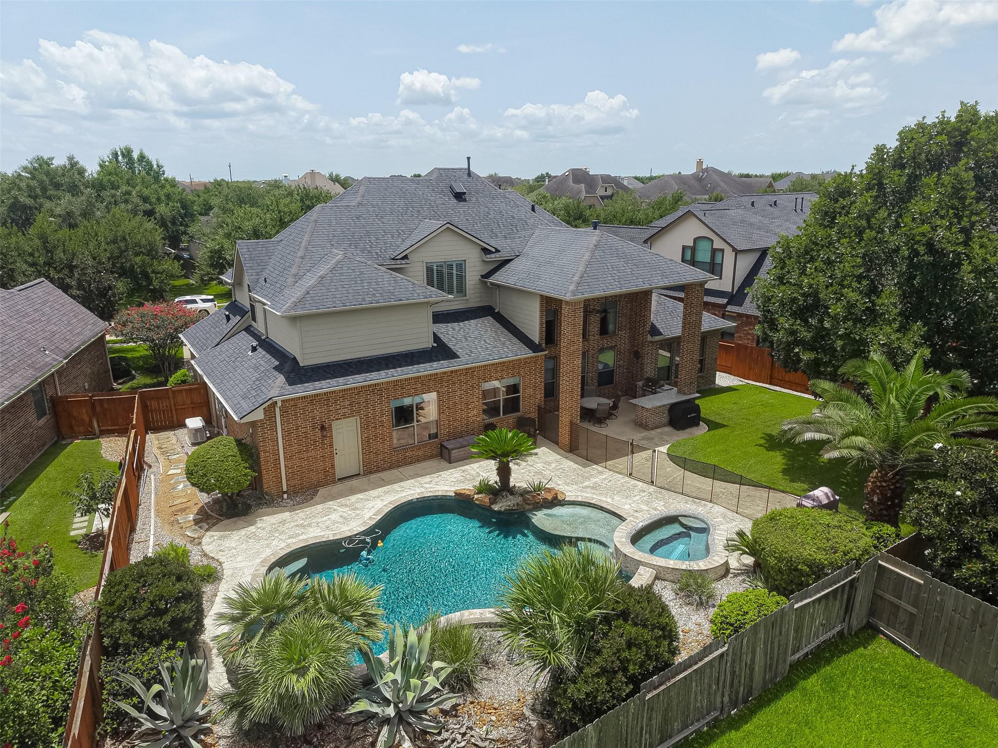 2414 Fairbreeze Drive — photo