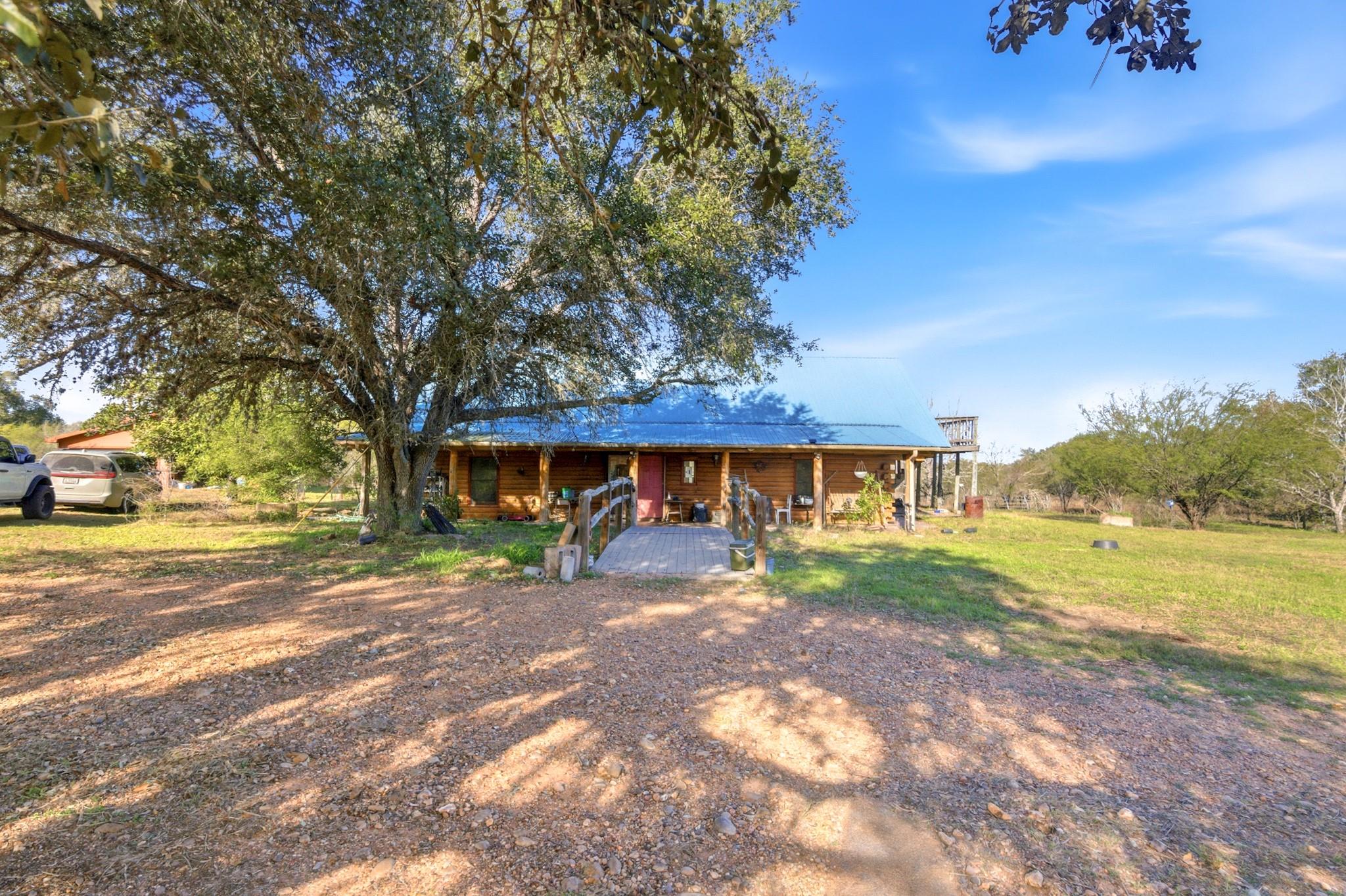6347 Old Goliad Road — photo