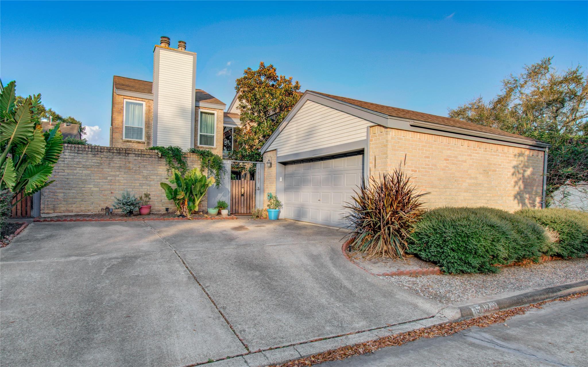 16707 Fernwood Way — photo