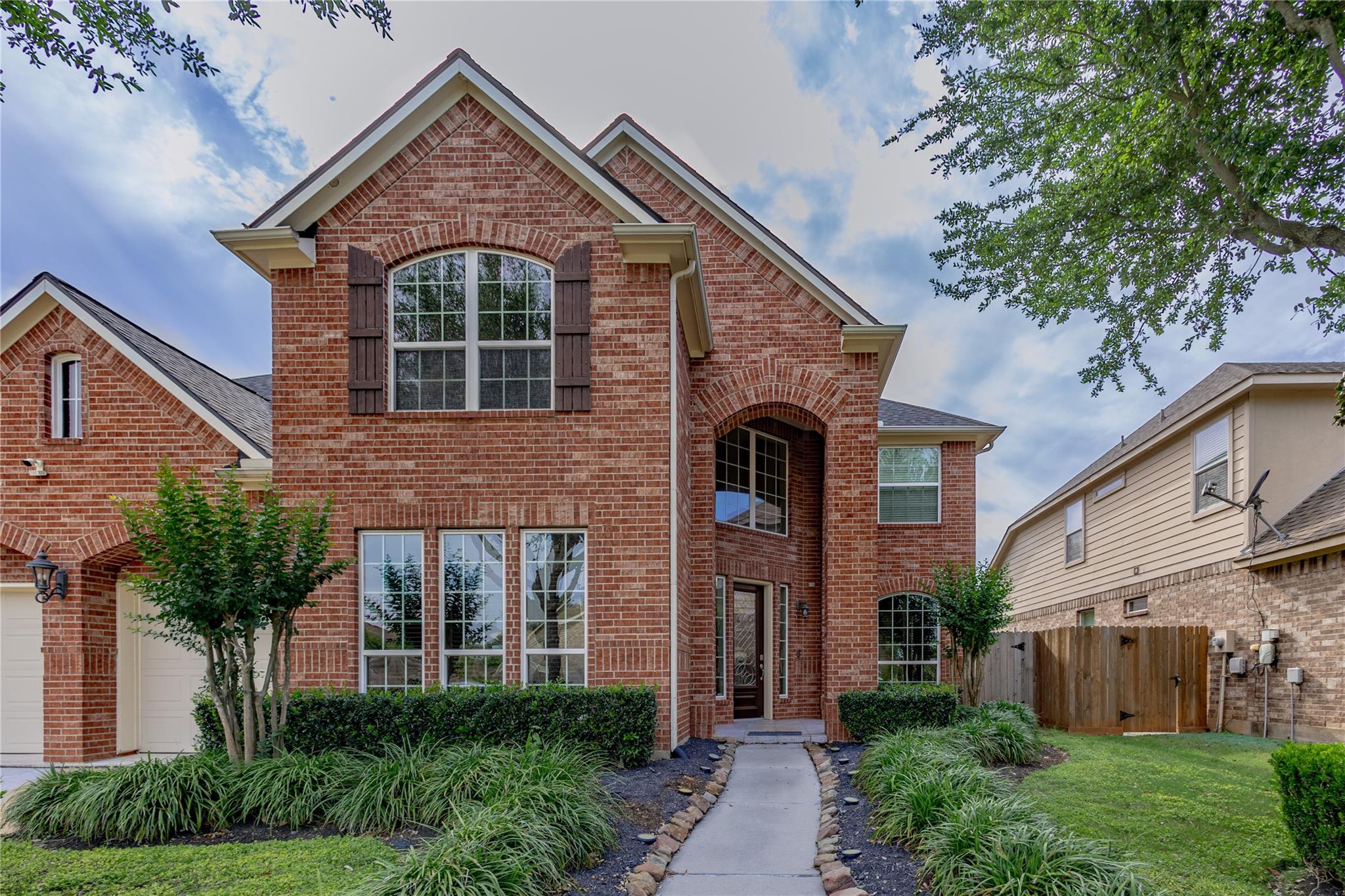 222 Trillium Drive — photo