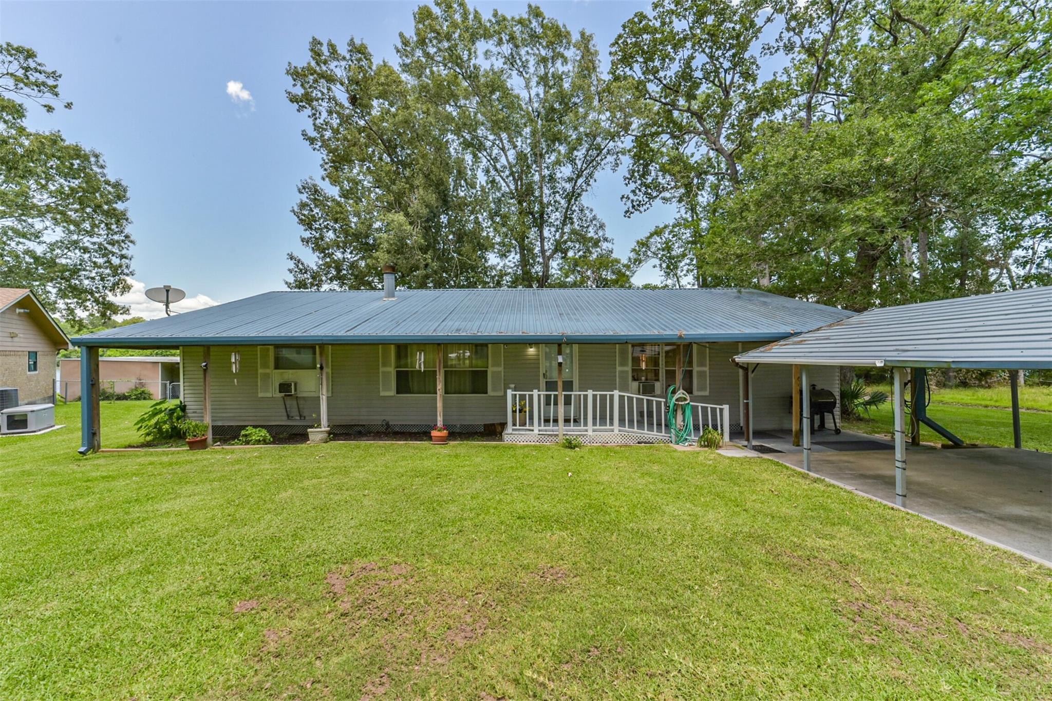 1440 Lakeside Drive — photo