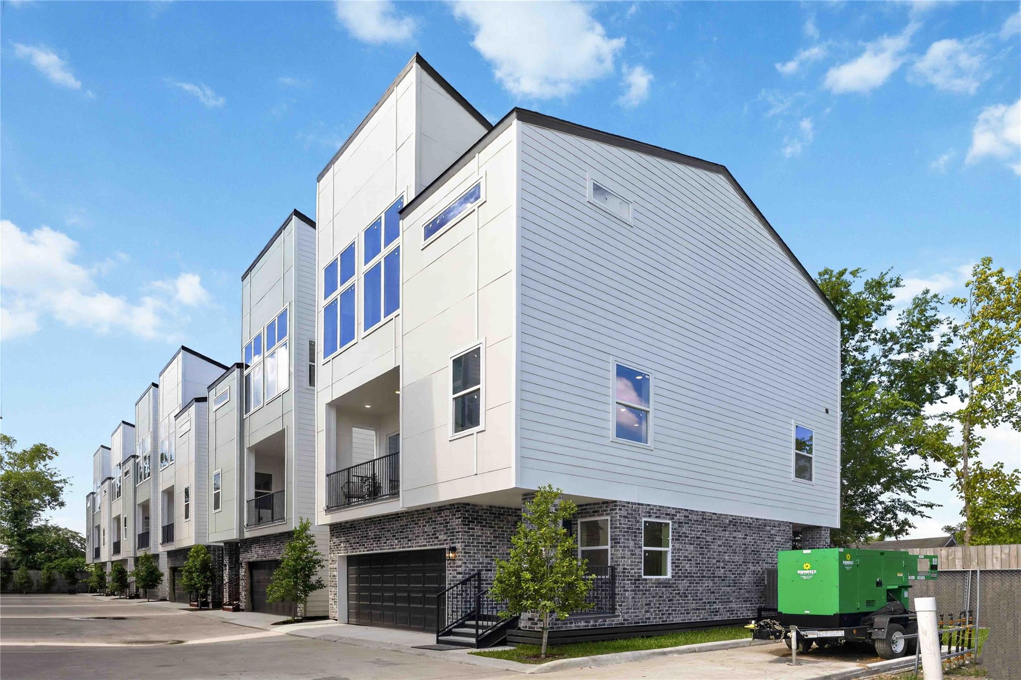 316 Walthall #a — photo