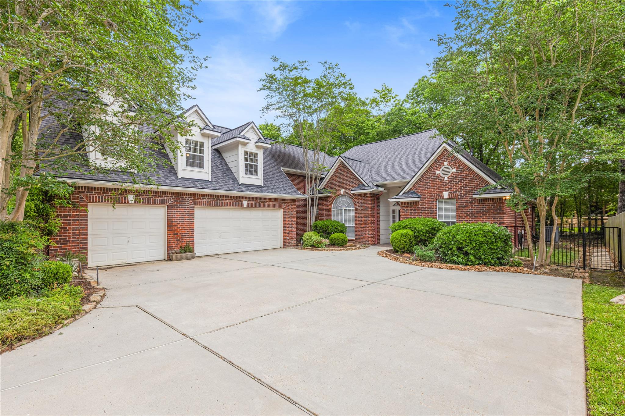106 Lazy Springs Drive — photo