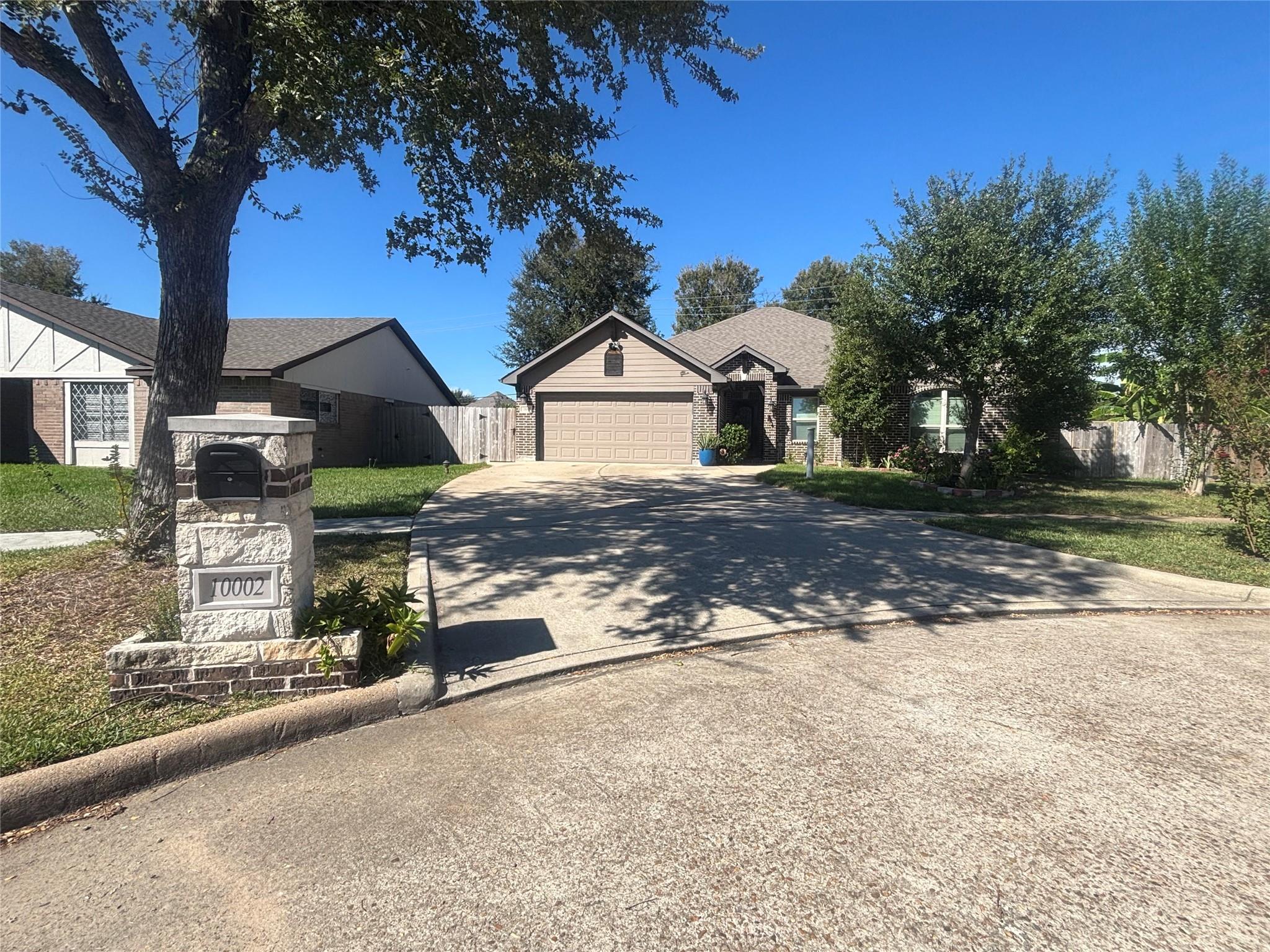 10002 Paintbrush Lane — photo