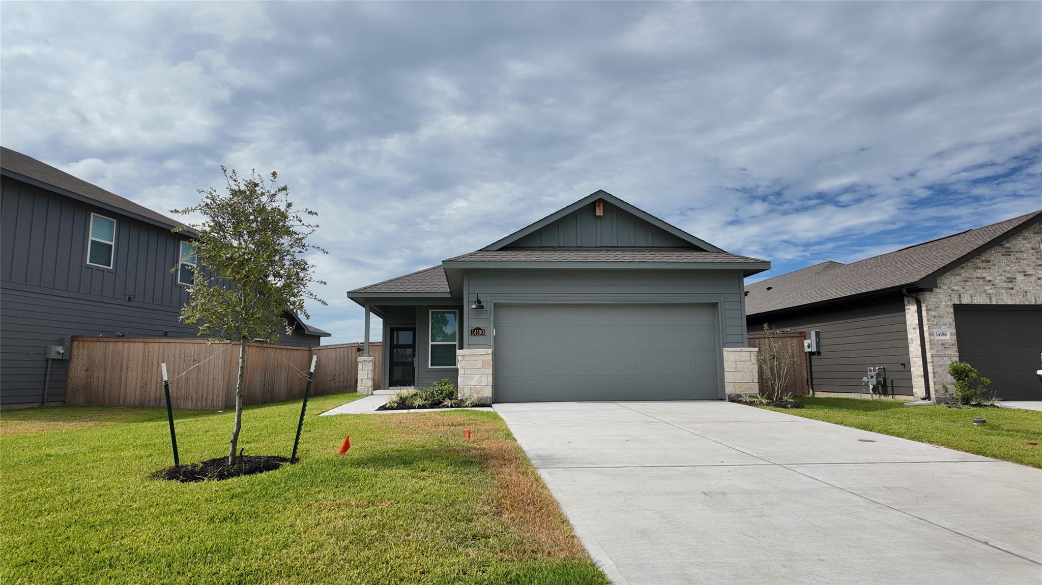 14190 Granger Pointe Lane — photo