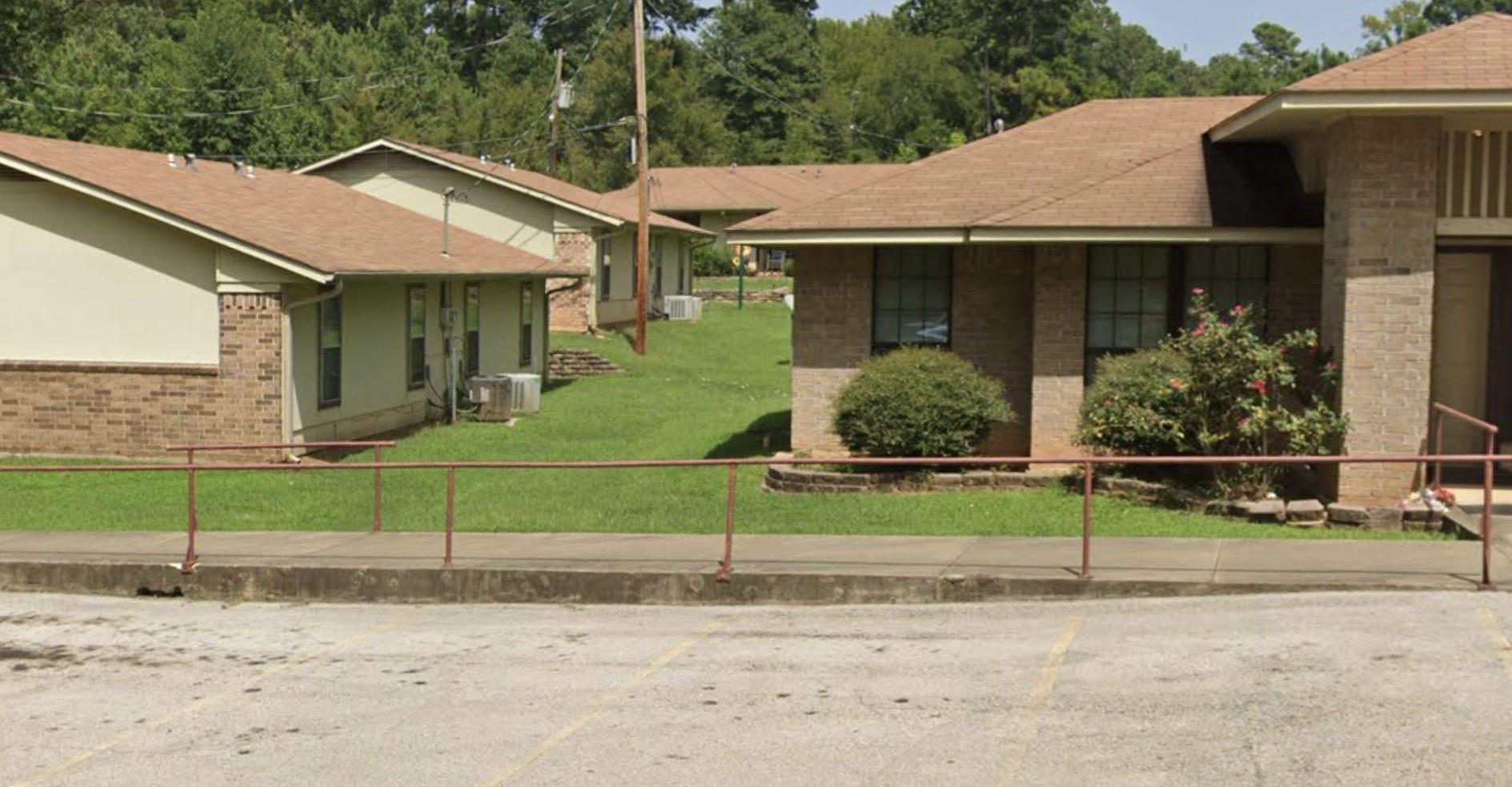 1001 Lakeview Dr — photo