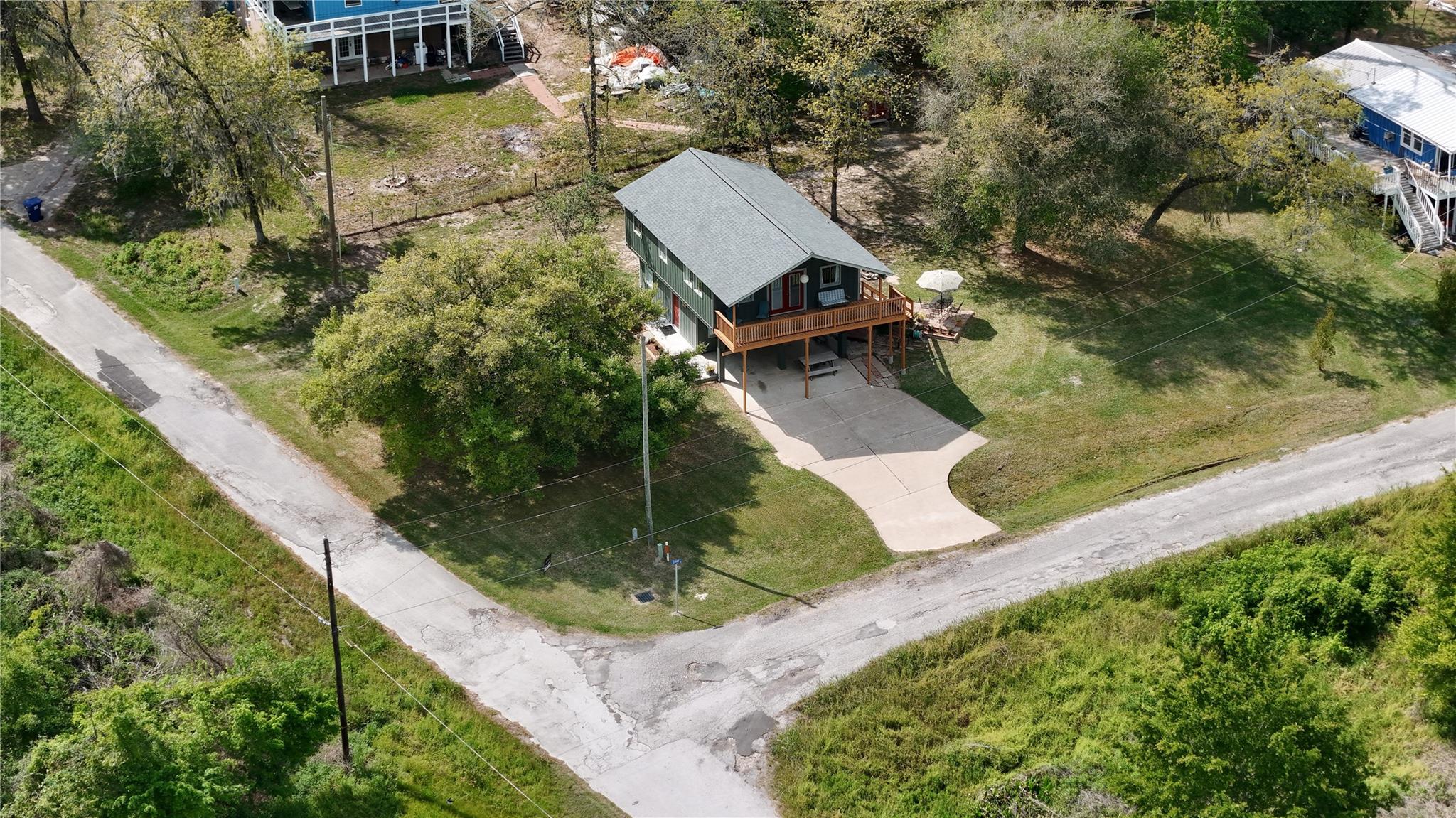 581 Northwood Drive — photo