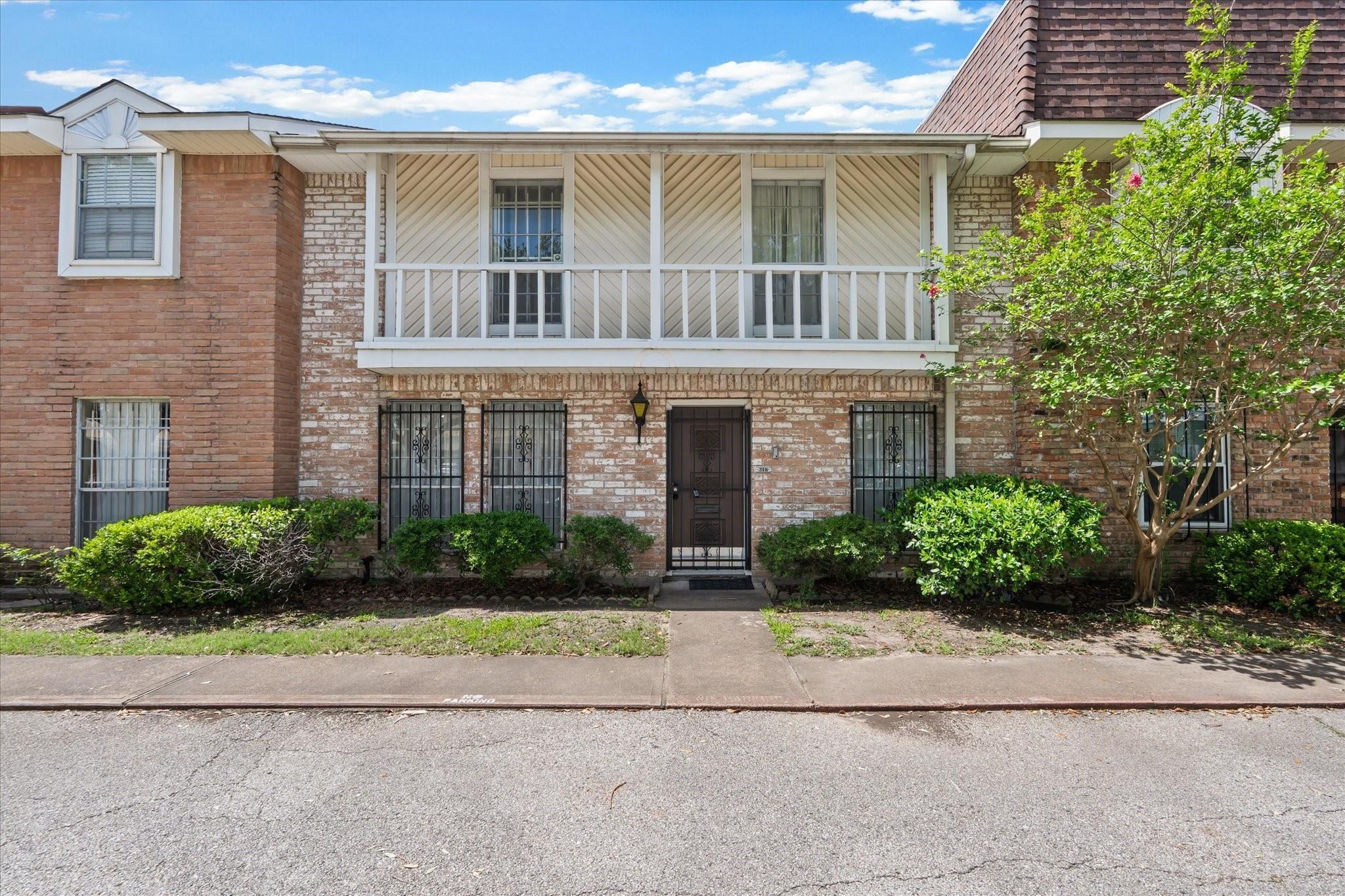 6697 De Moss Drive #697 — photo