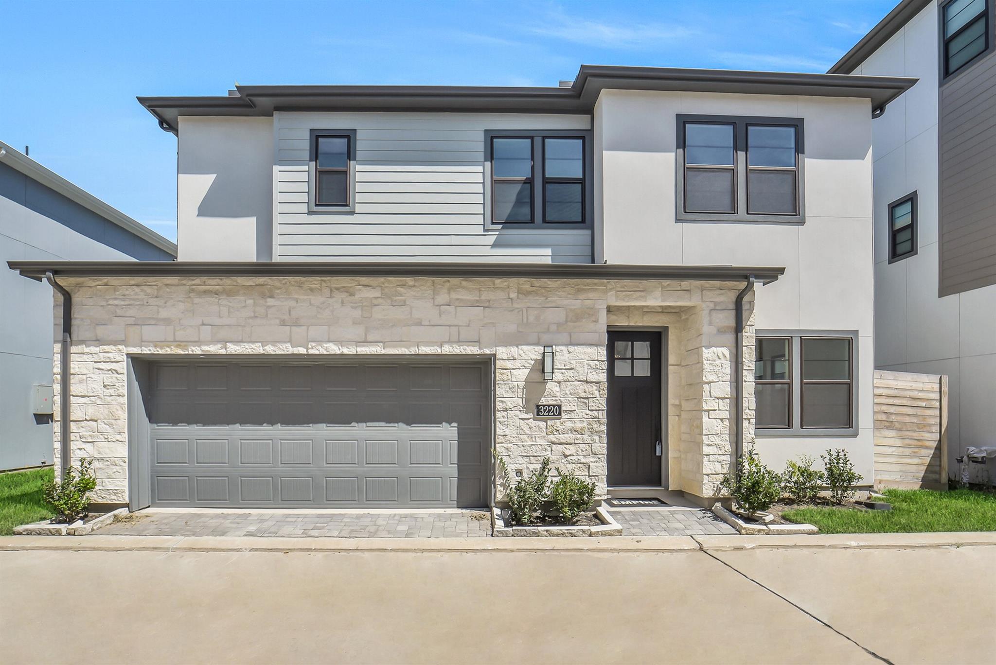 3220 Royal Oaks Hollow Lane — photo