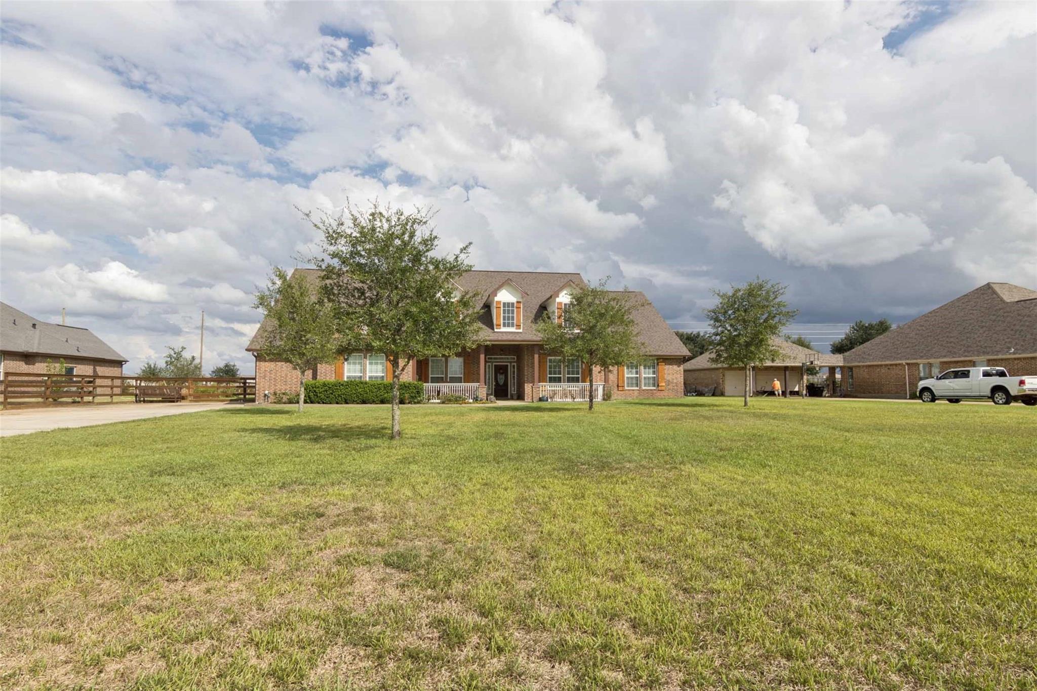 4630 Shadow Grass Dr — photo