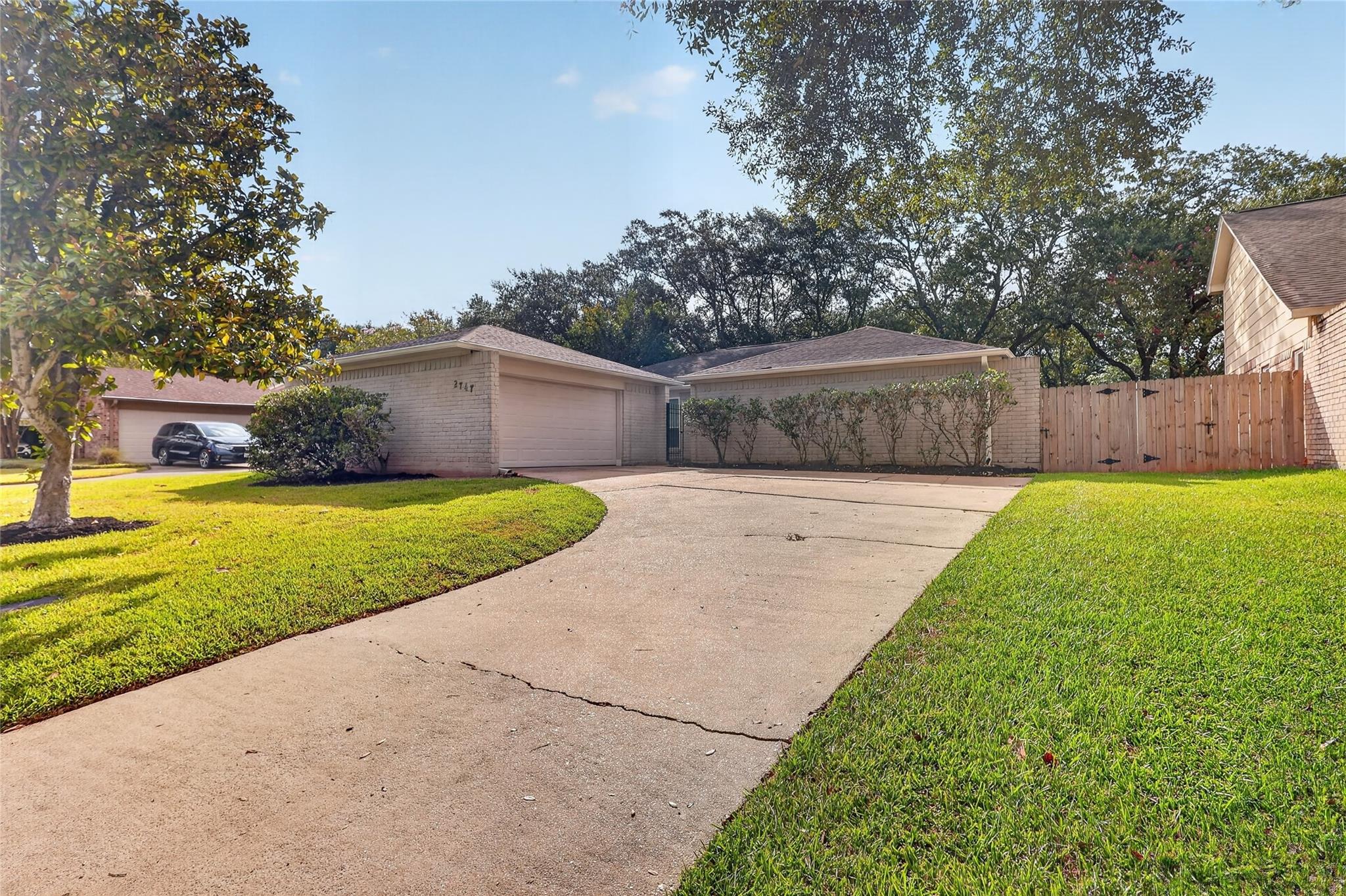 2747 Colony Drive — photo