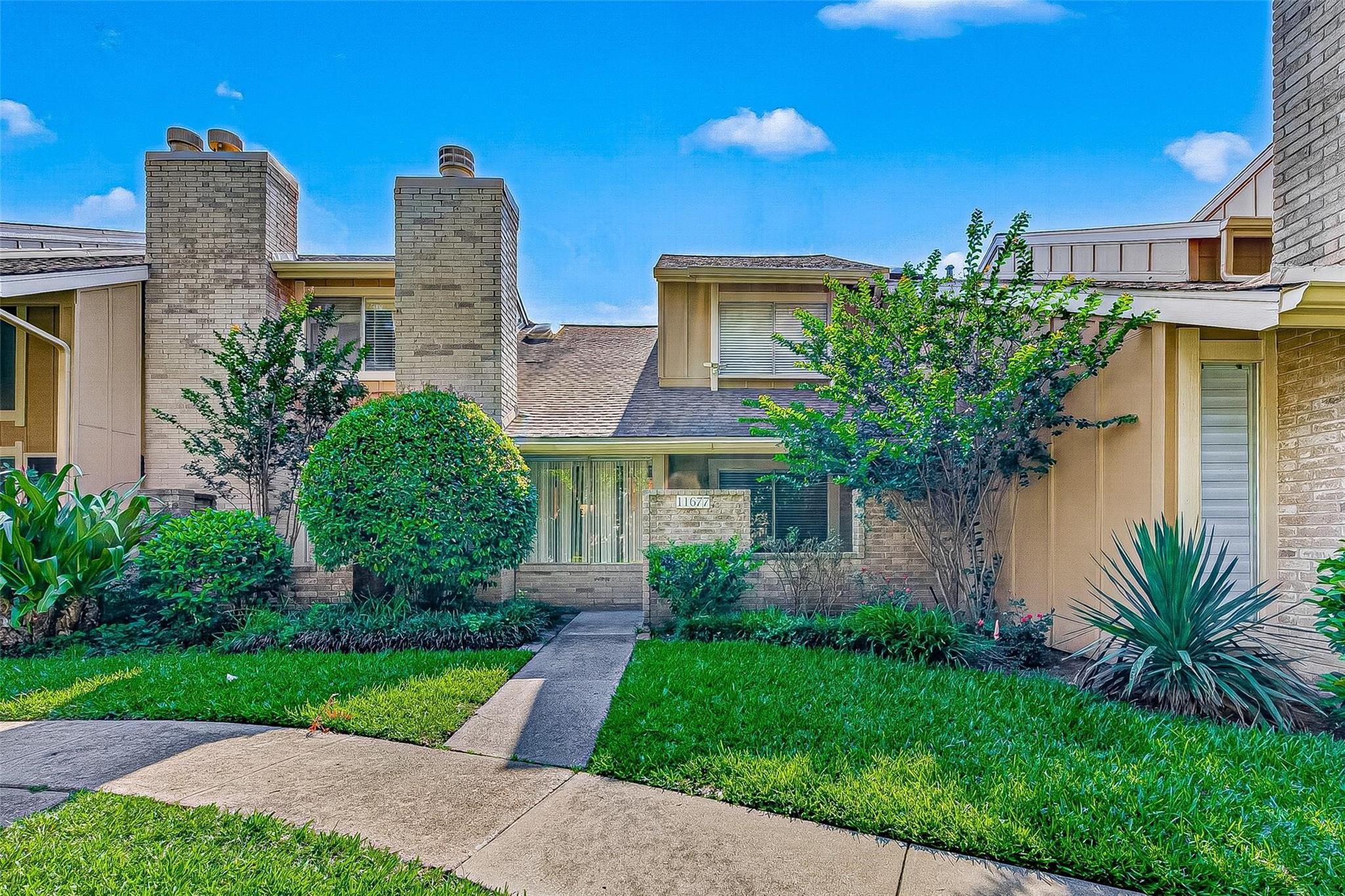 11677 Village Place Drive — photo