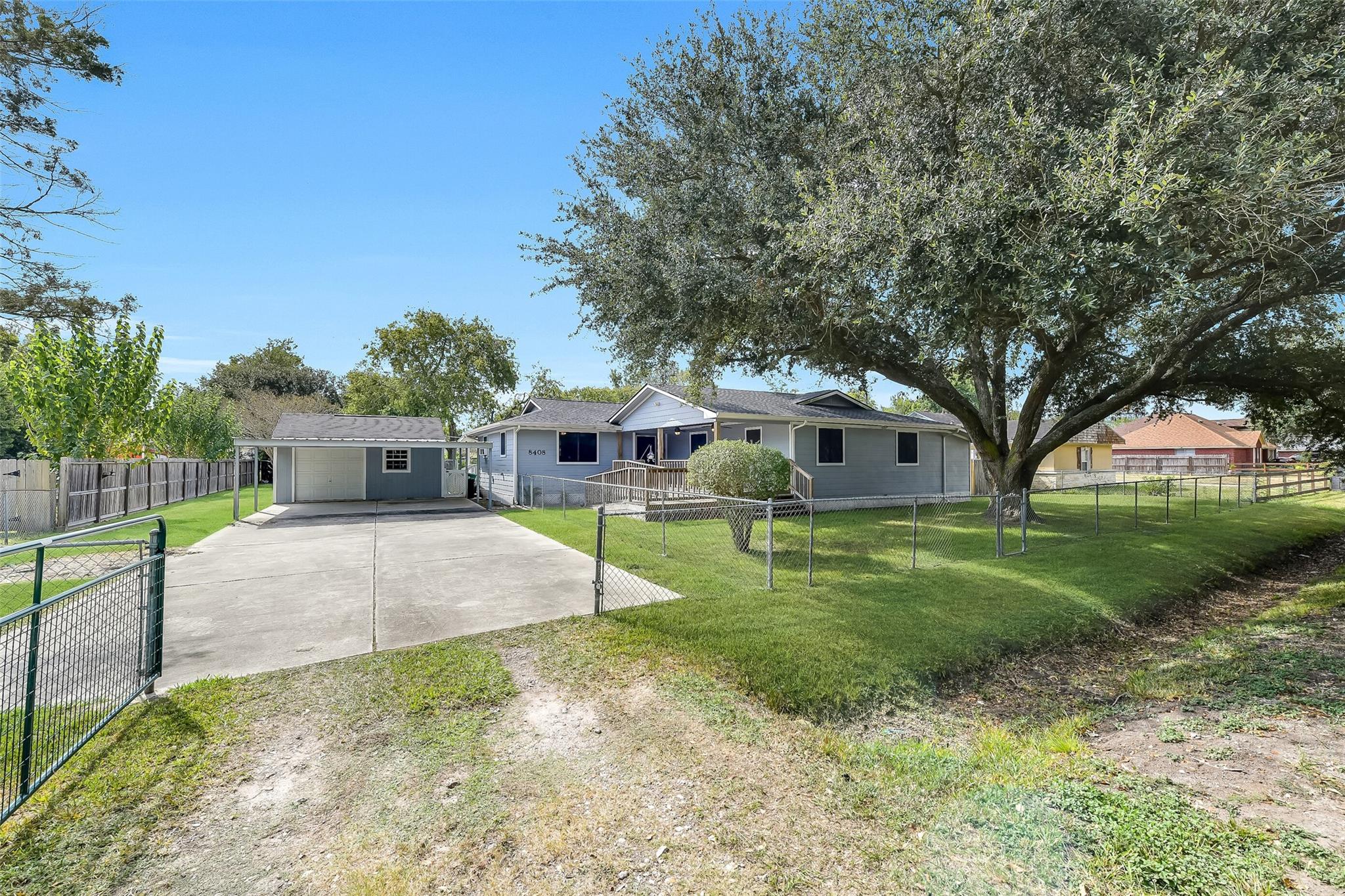 8408 Wayfarer Lane — photo