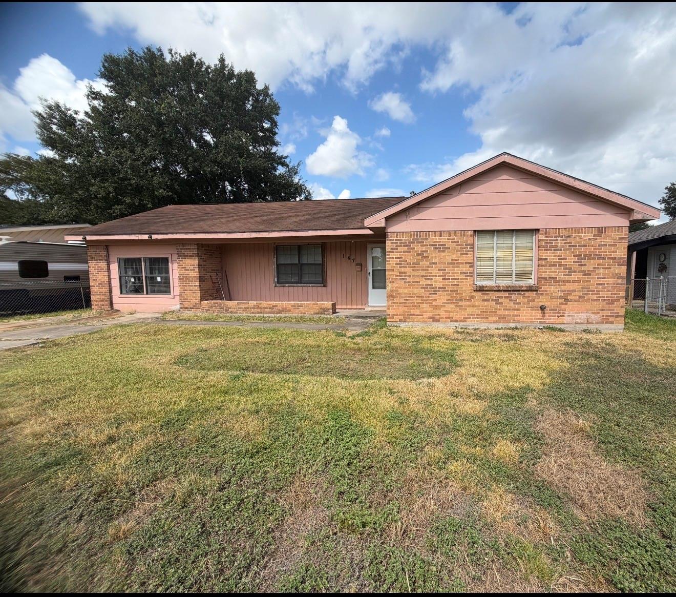147 Victoria Drive — photo