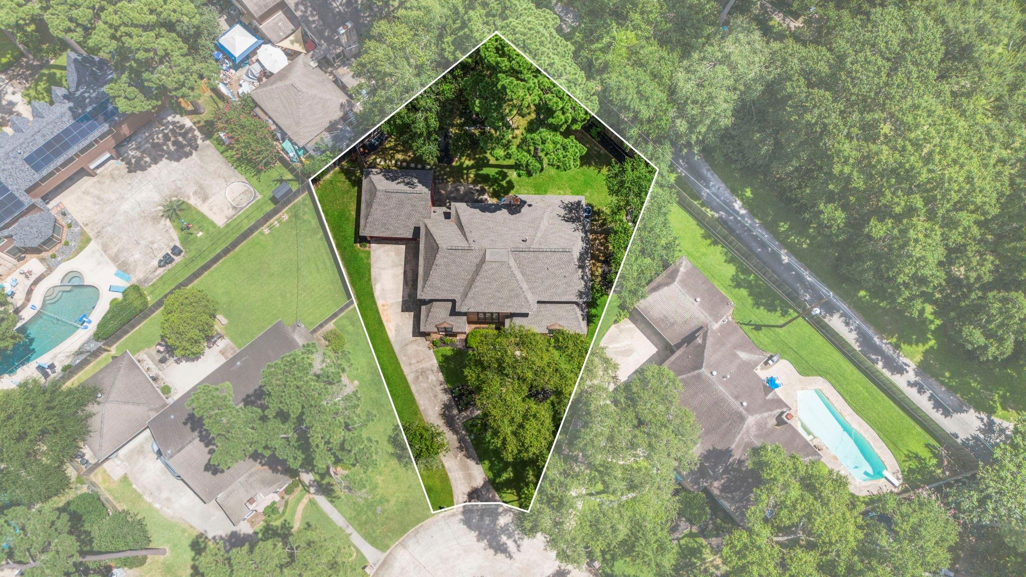 8206 Colonial Oaks Lane — photo