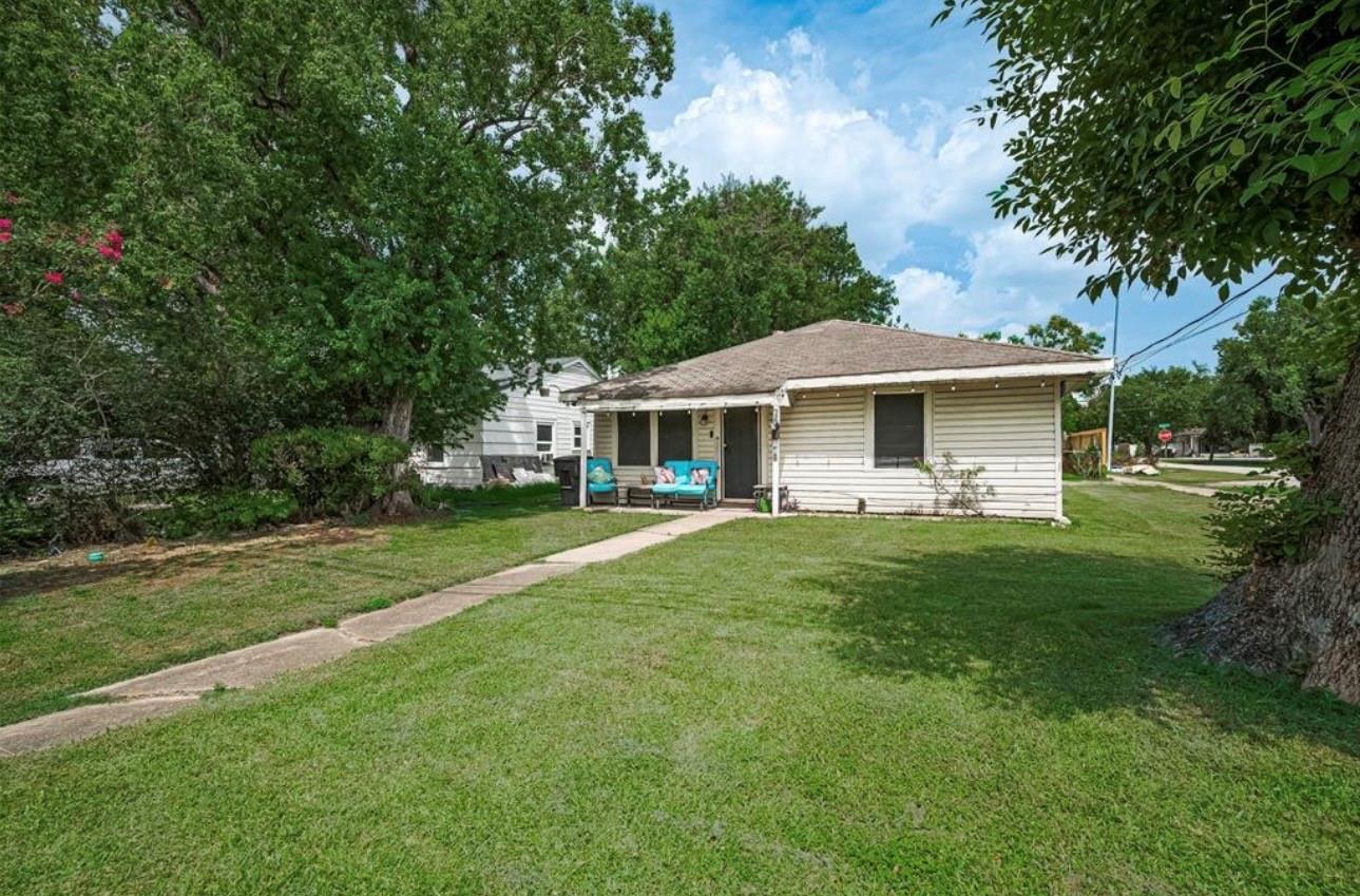 6741 Goforth Street — photo
