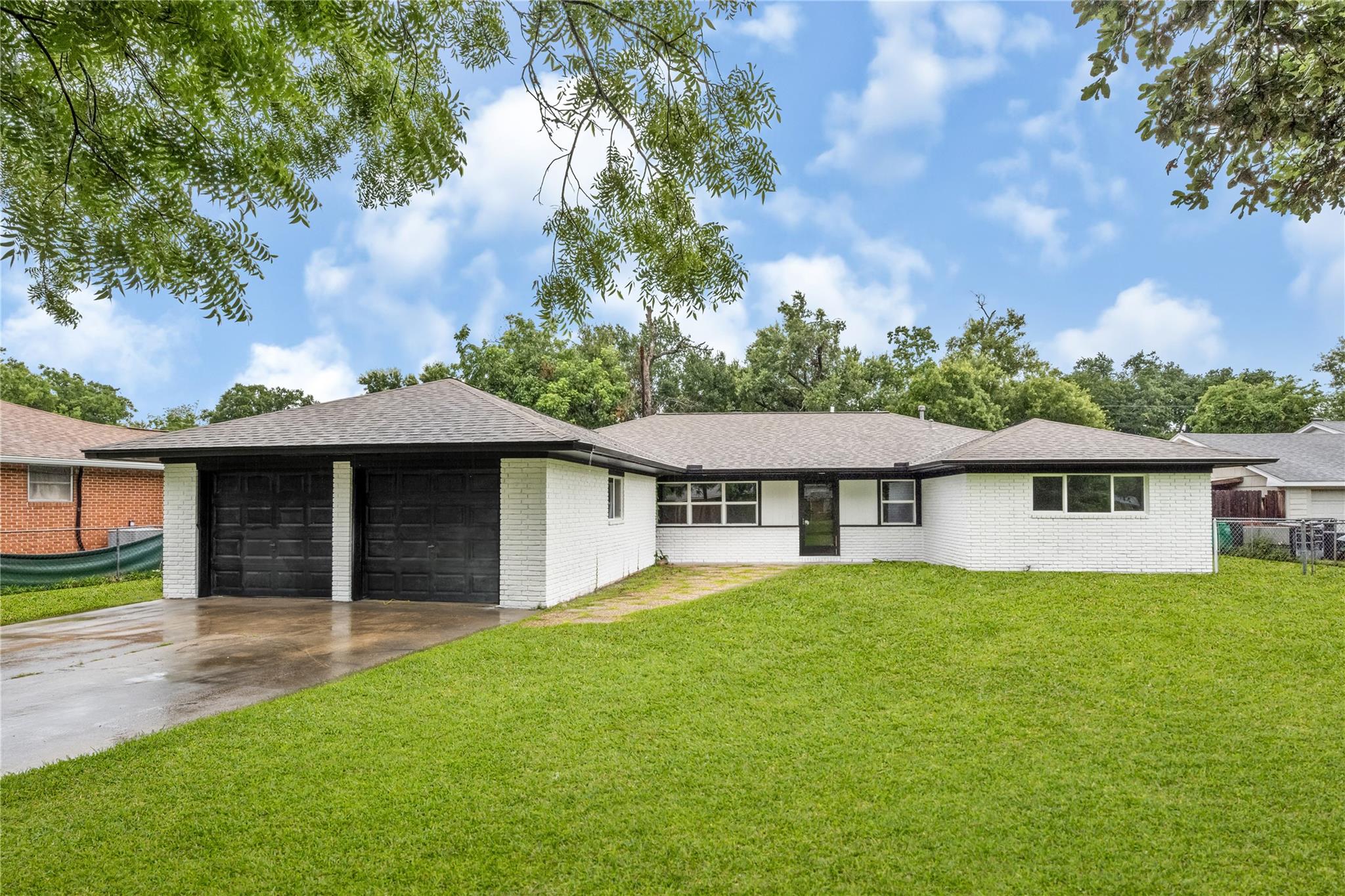 320 Burnett Drive — photo