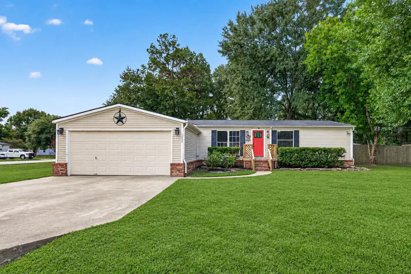 16396 Red Tail Hawk Court — photo