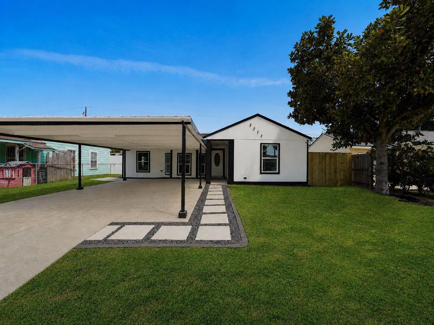 3013 Fern Street — photo
