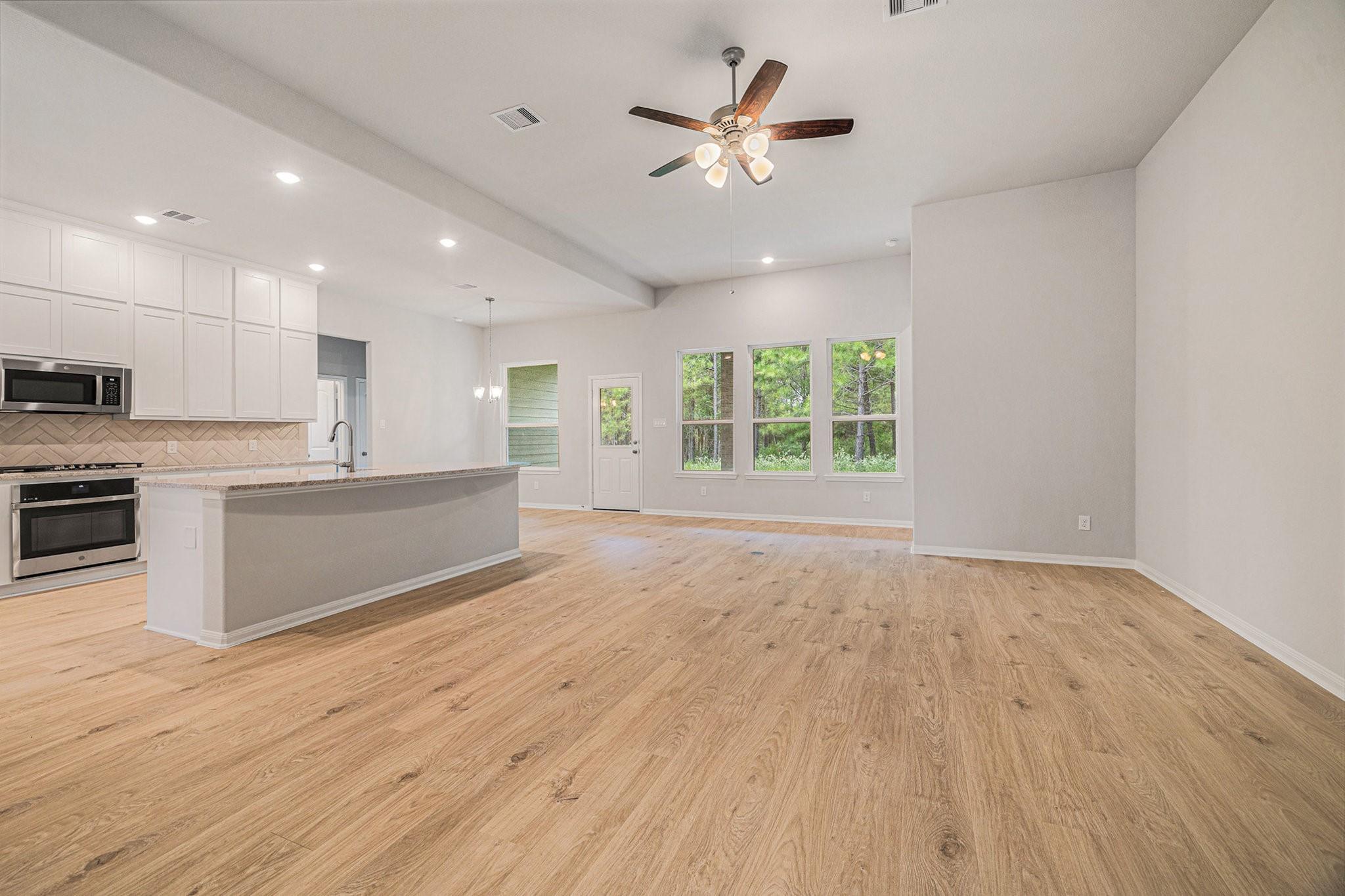 13633 Armstrong, Conroe, TX 77303 — photo 2