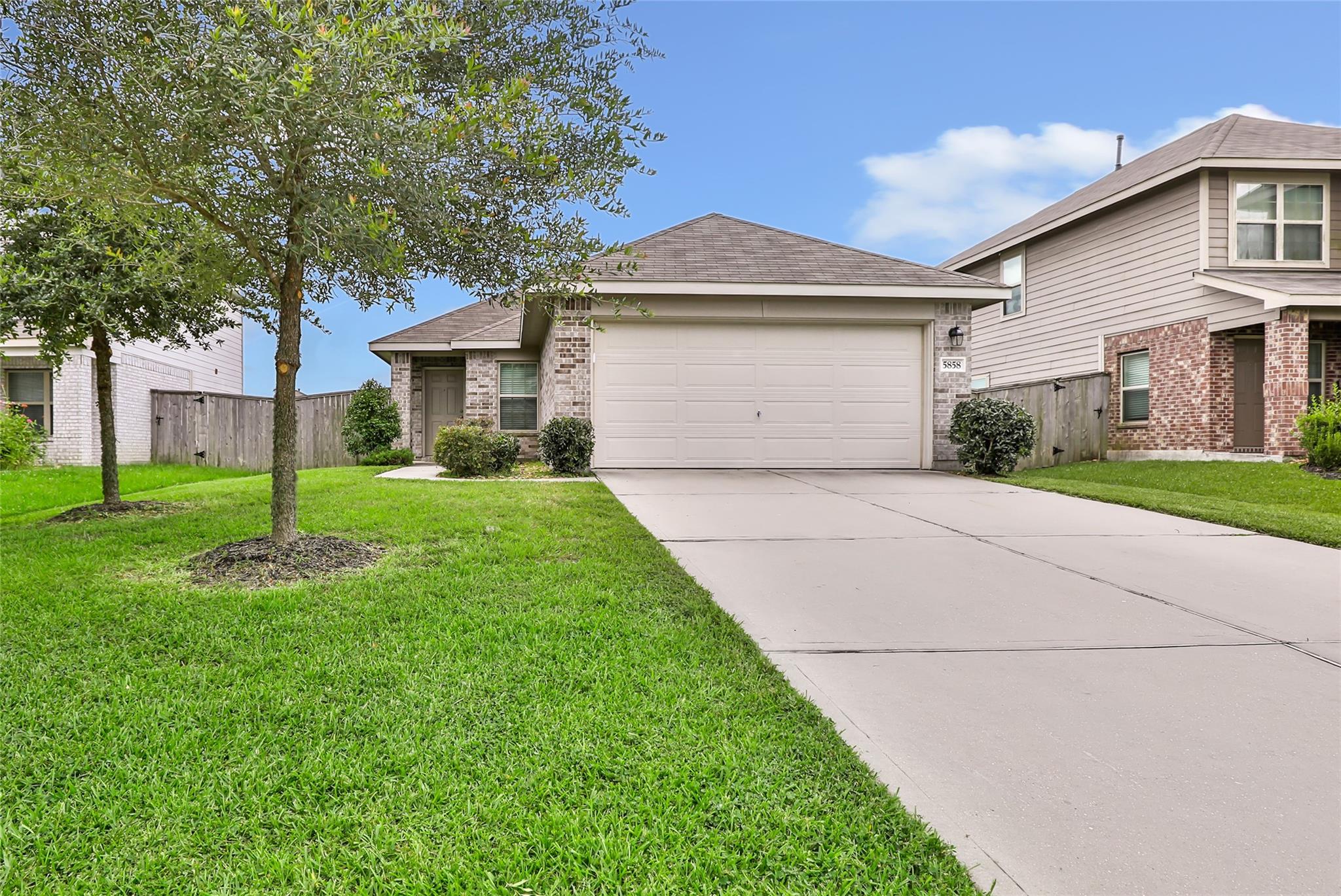 5858 Rosehill Forest Lane — photo