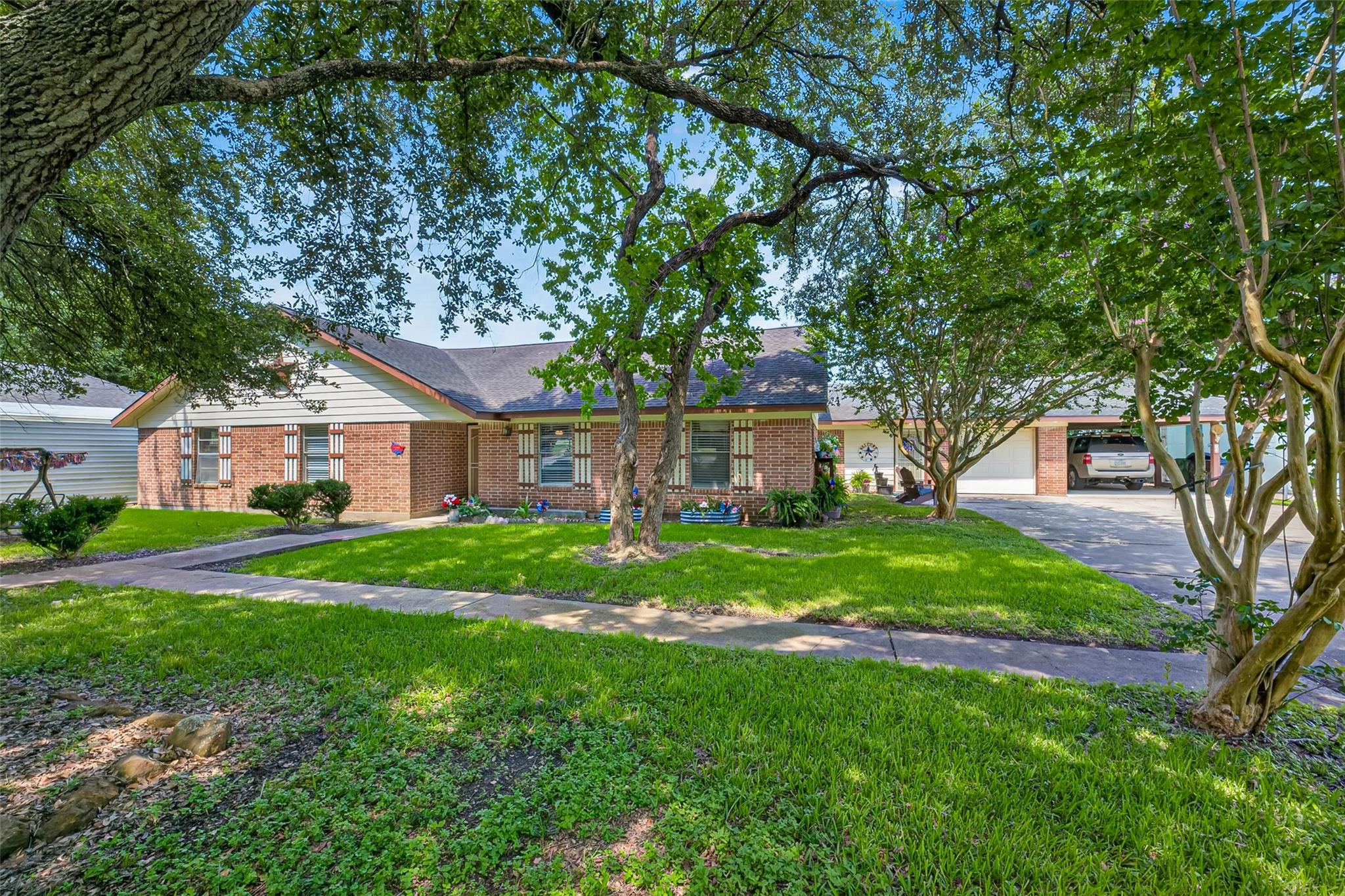 14116 Almeda School Road — photo